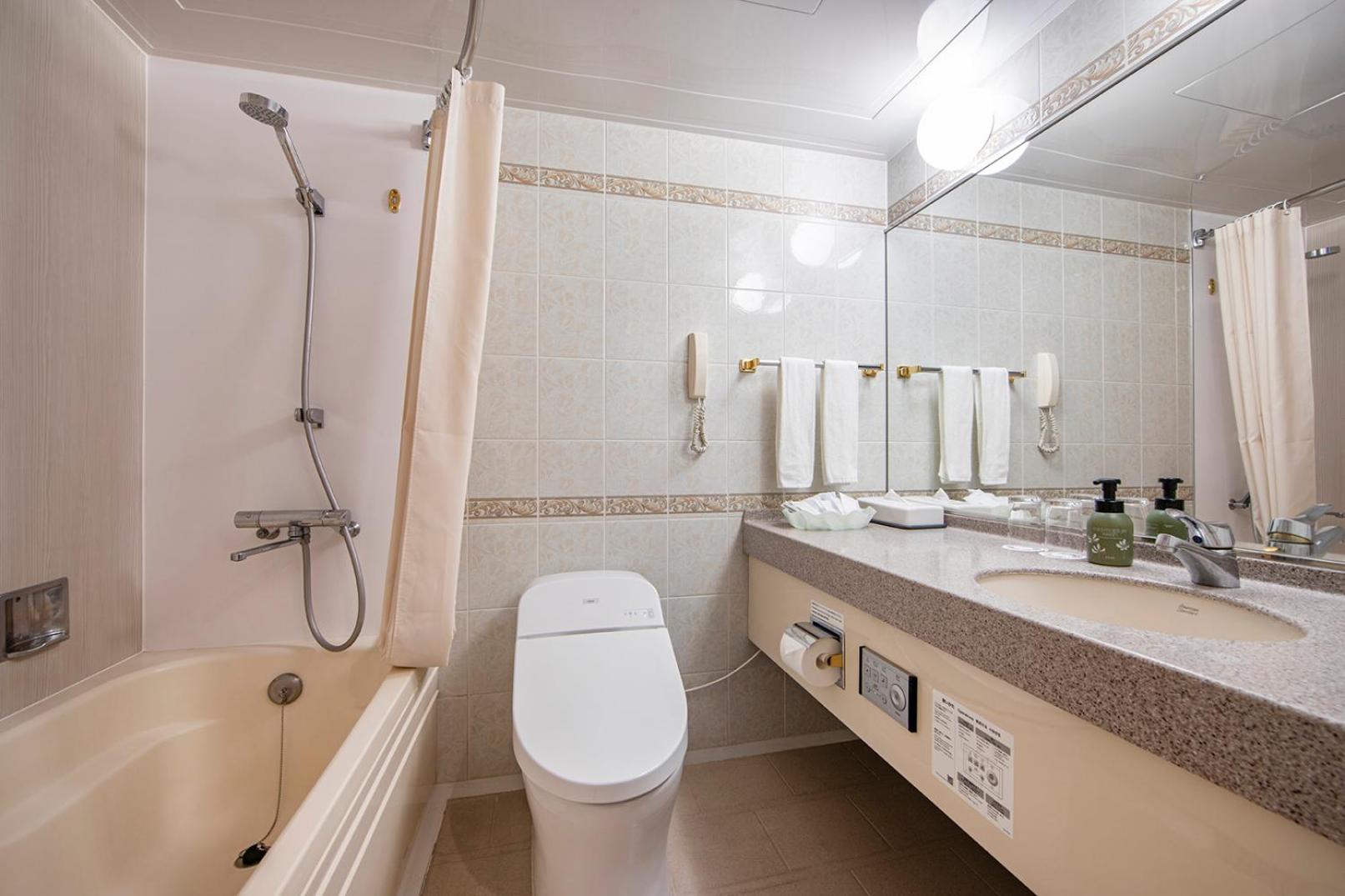 Twin Room - Non-Smoking - Photo 4