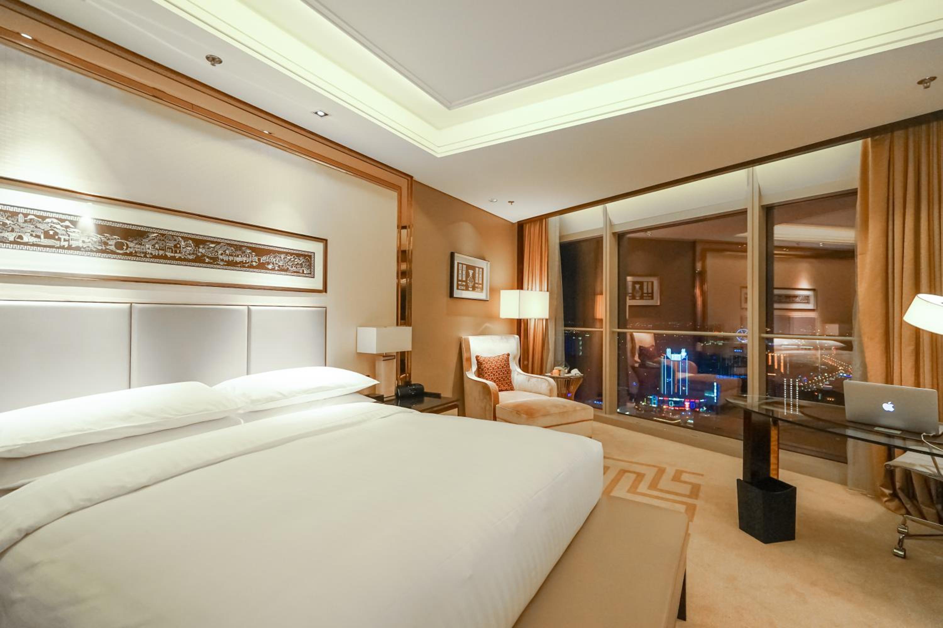 Deluxe Room, Guest room, 1 King