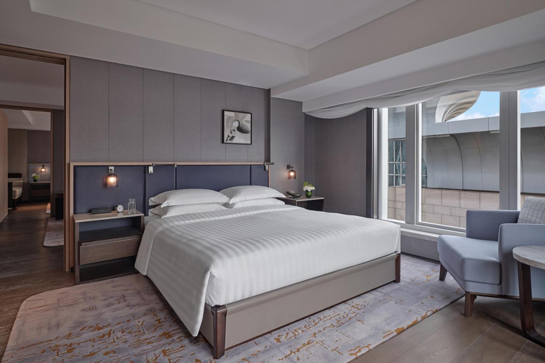 Two-Bedroom Premium Family Suite, 1 King Bed & 2 Twin Beds - Photo 3