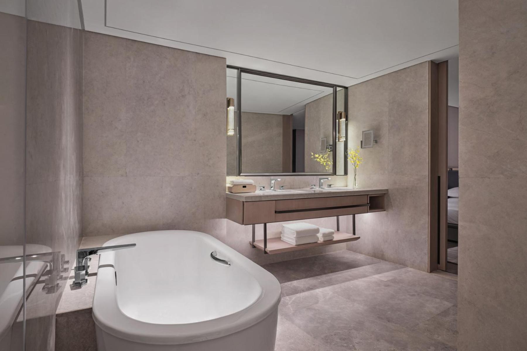 Premium Suite, 2 Twin Beds, City View - Photo 4