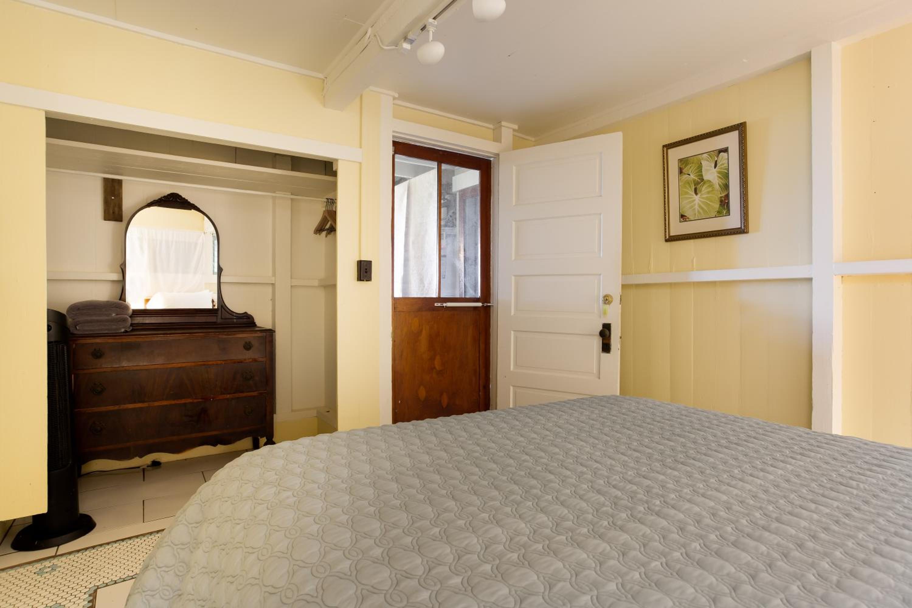 Budget Double Room - Photo 3