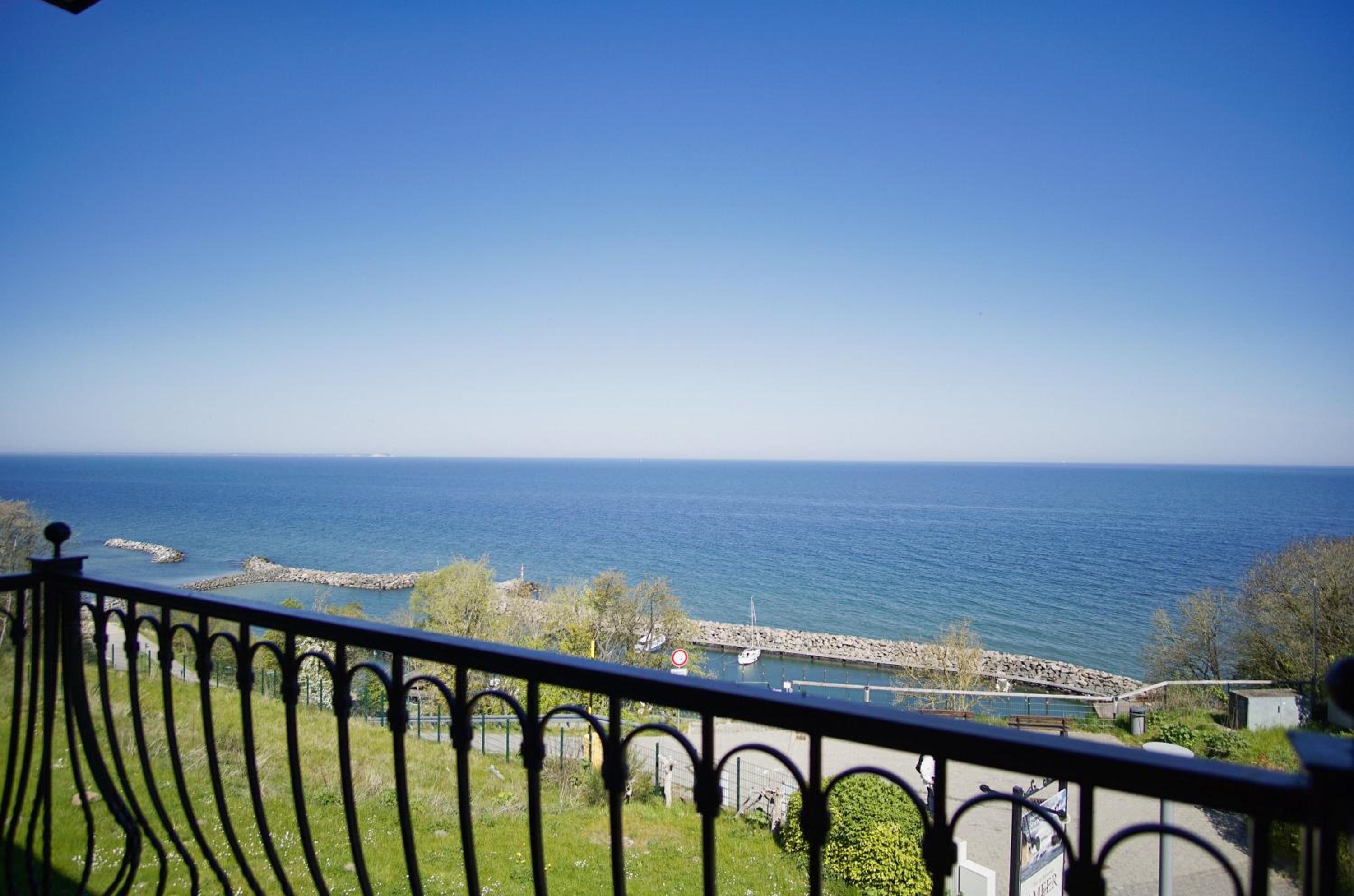 Apartment with Sea View photo 2