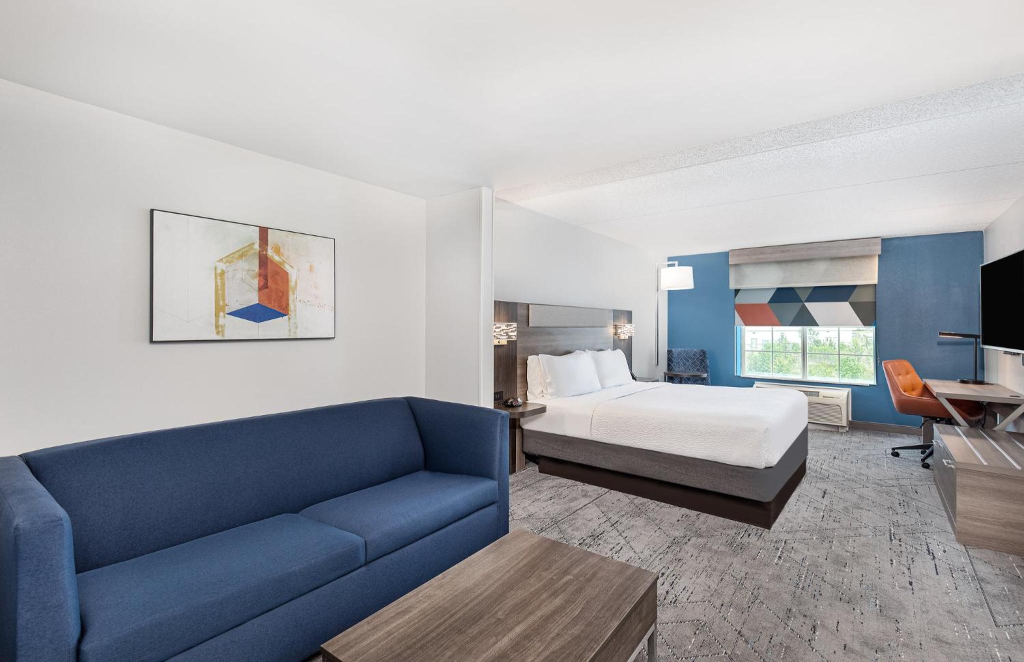 King Suite - Photo 3