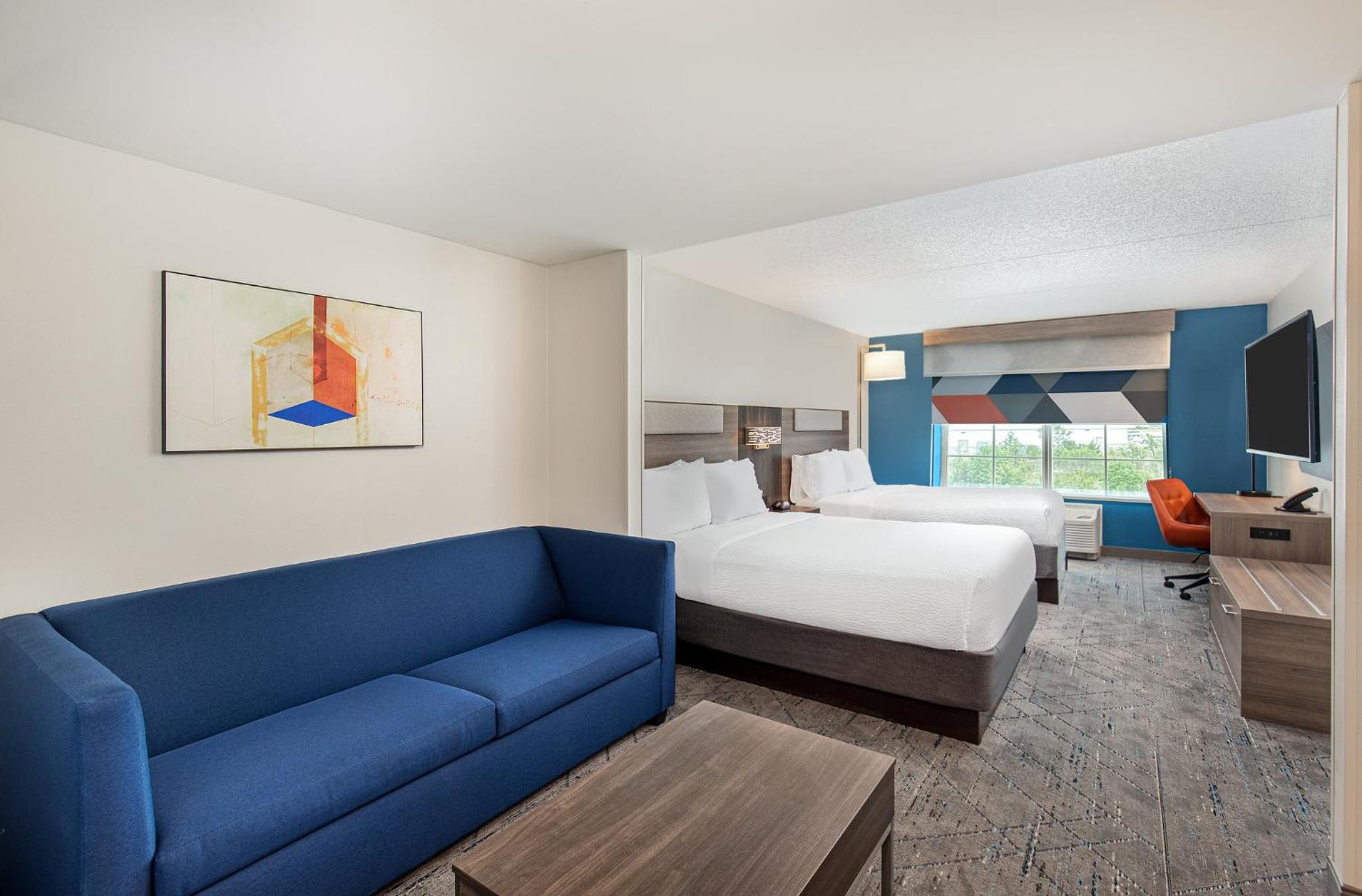 Queen Suite with Two Queen Beds - Photo 5