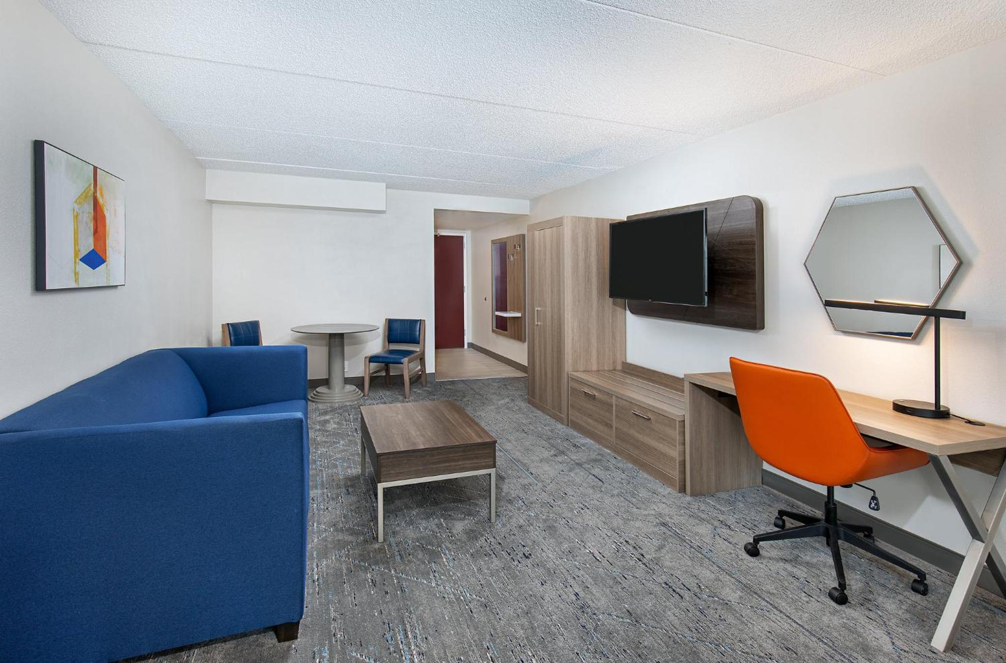 Executive King Suite - Photo 2