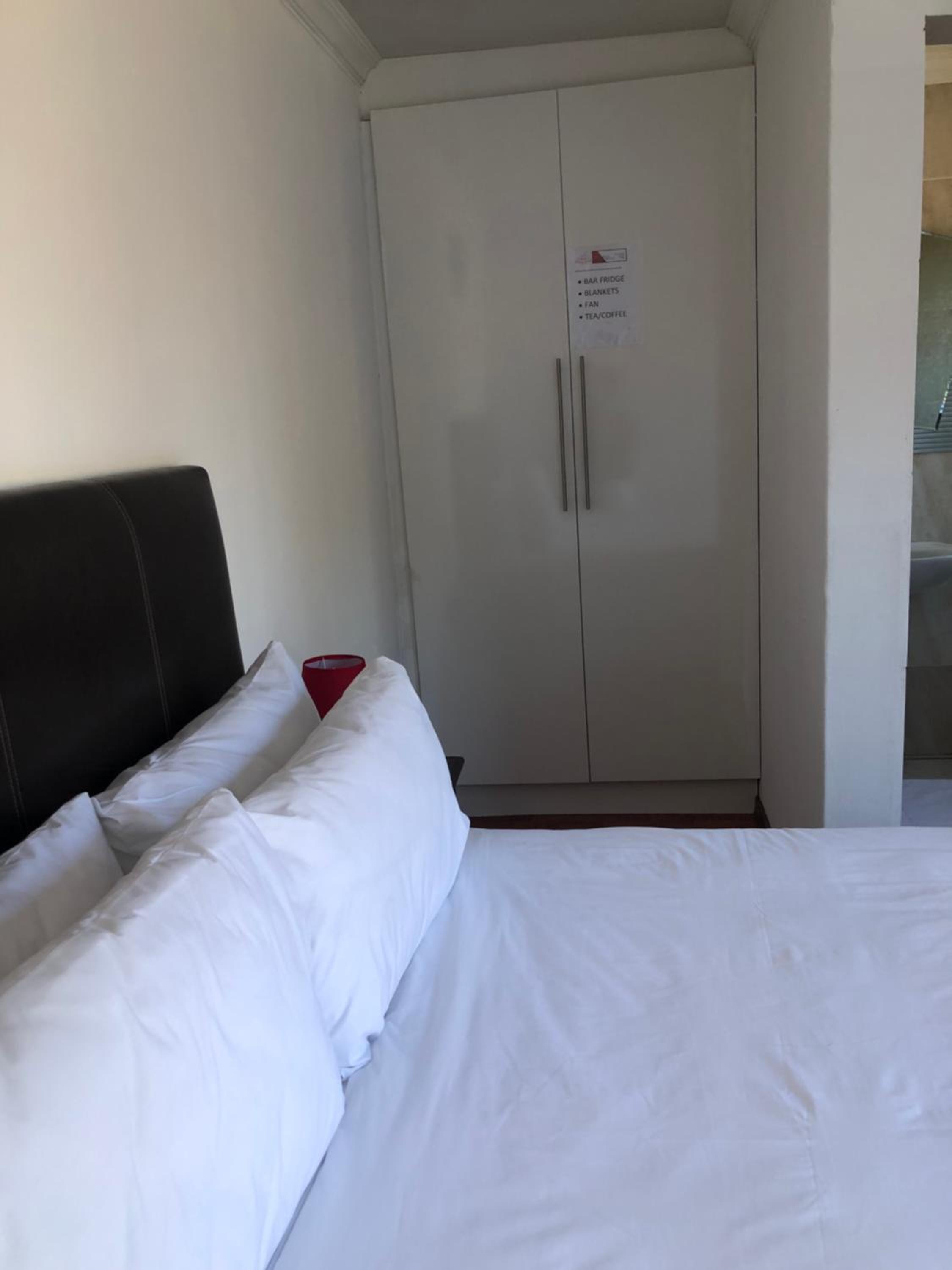 Queen Room photo 1
