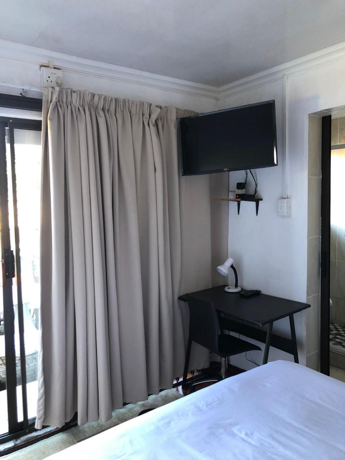 Queen Room With Pool View photo 2