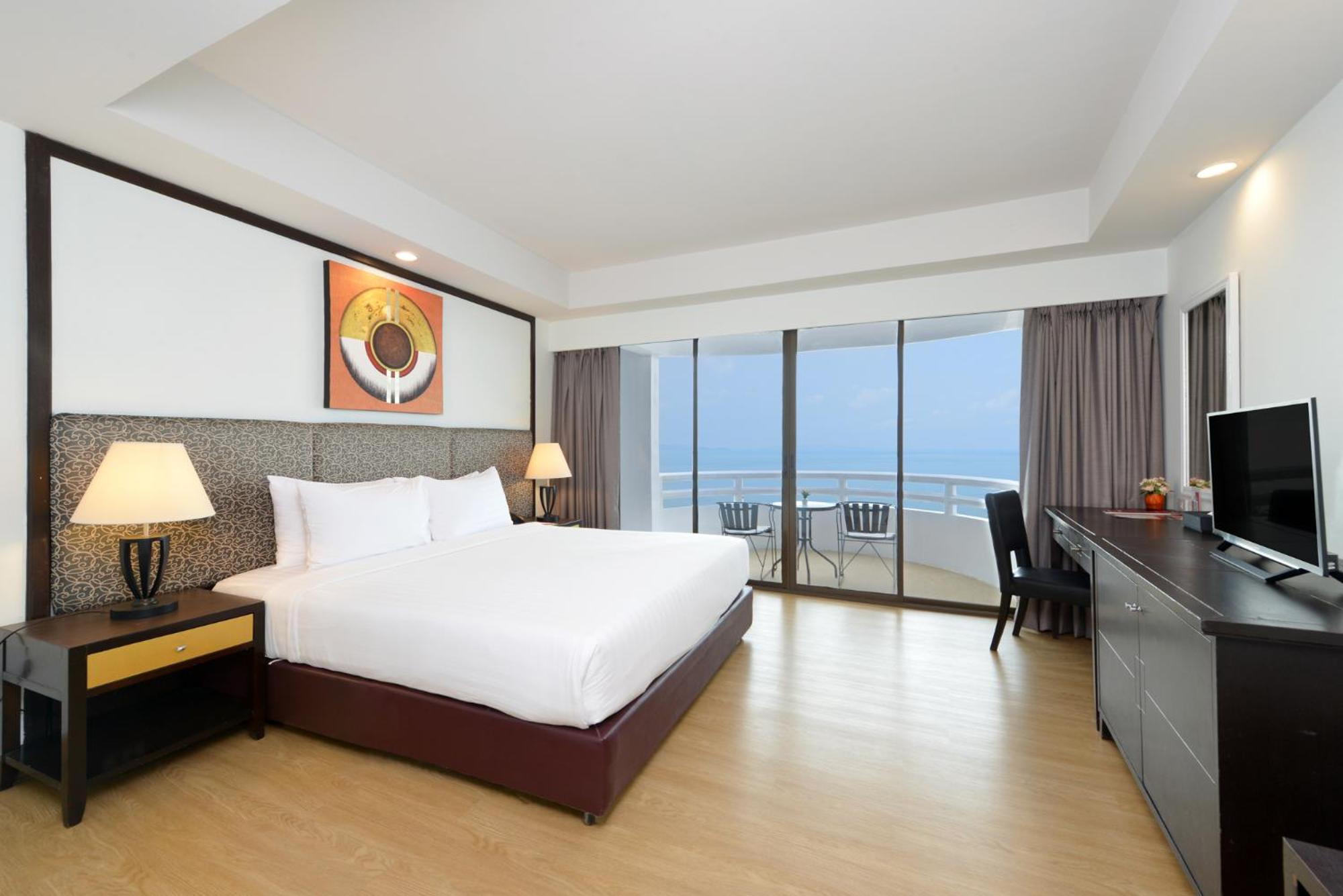Superior Ocean View - Photo 1