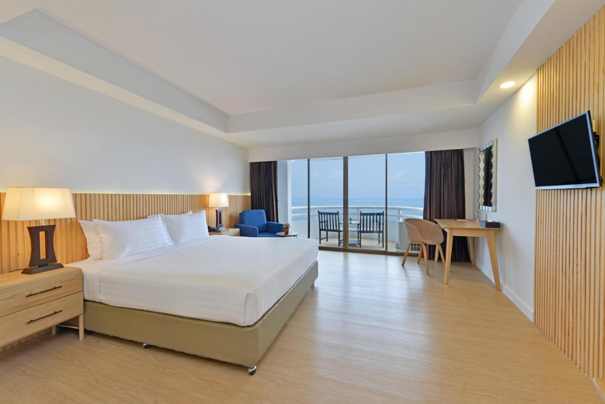 Premier Deluxe Ocean View - Photo 1