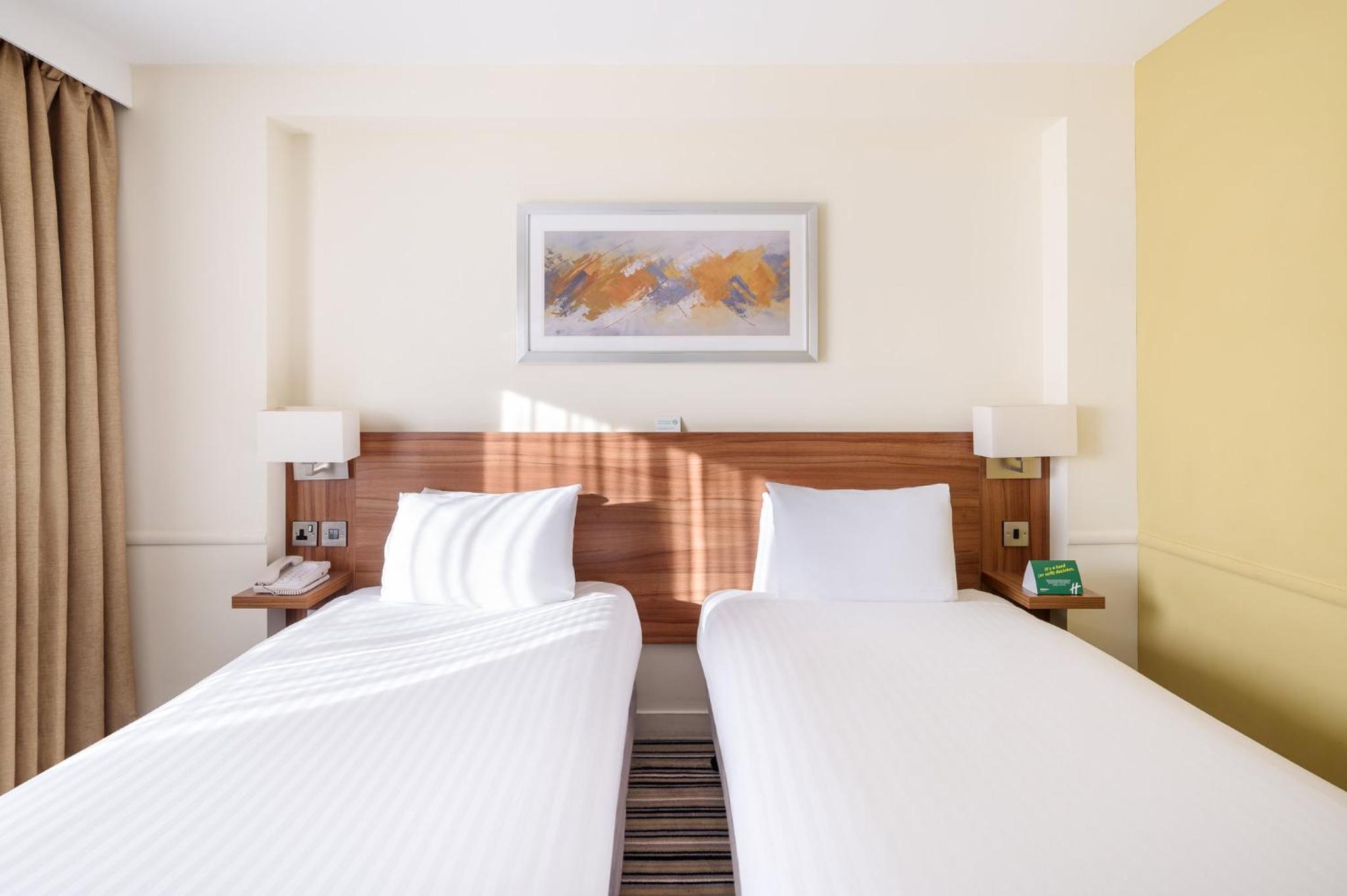 Standard Room with Two Single Beds - Photo 3