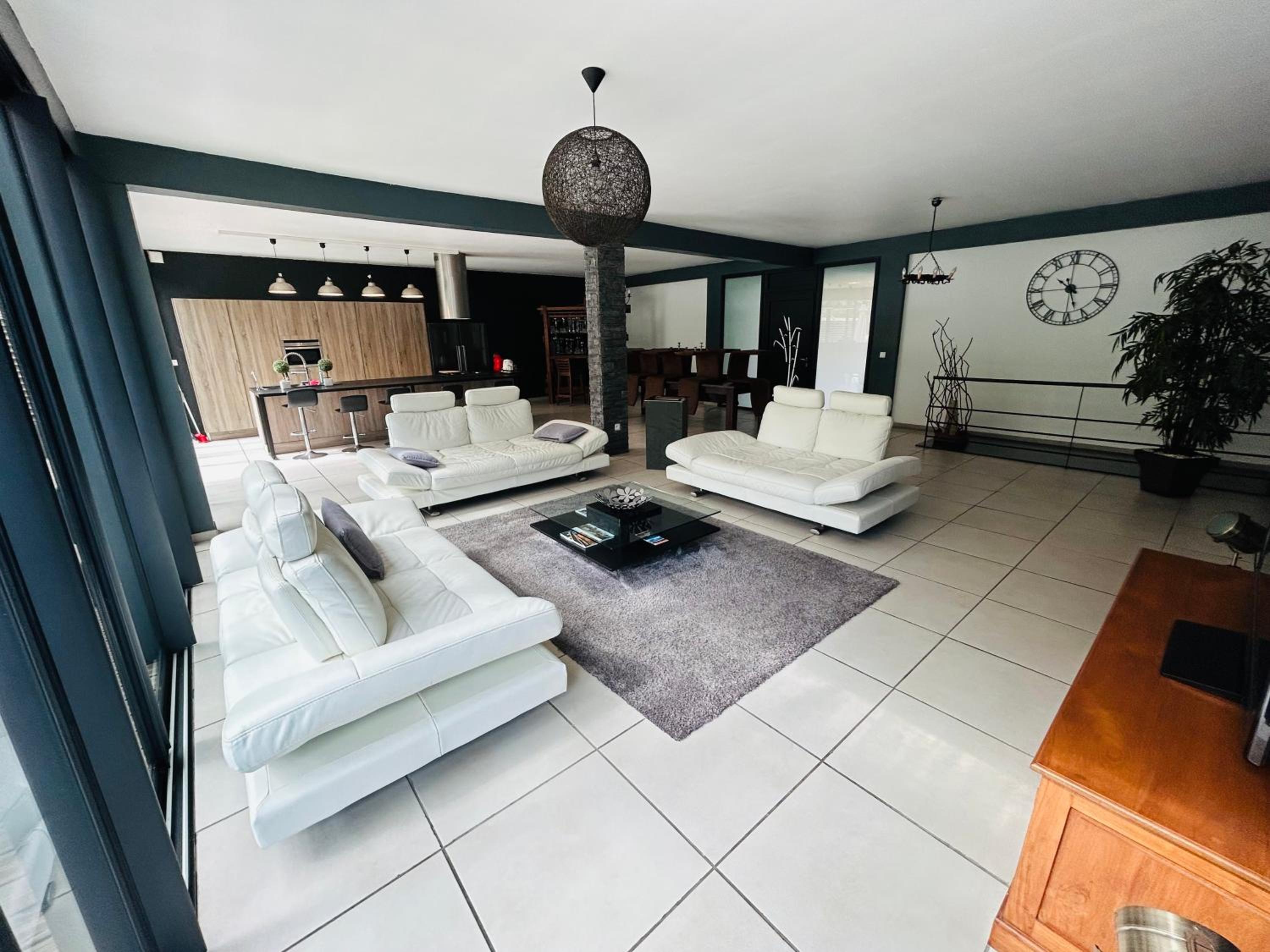 Villa photo 1