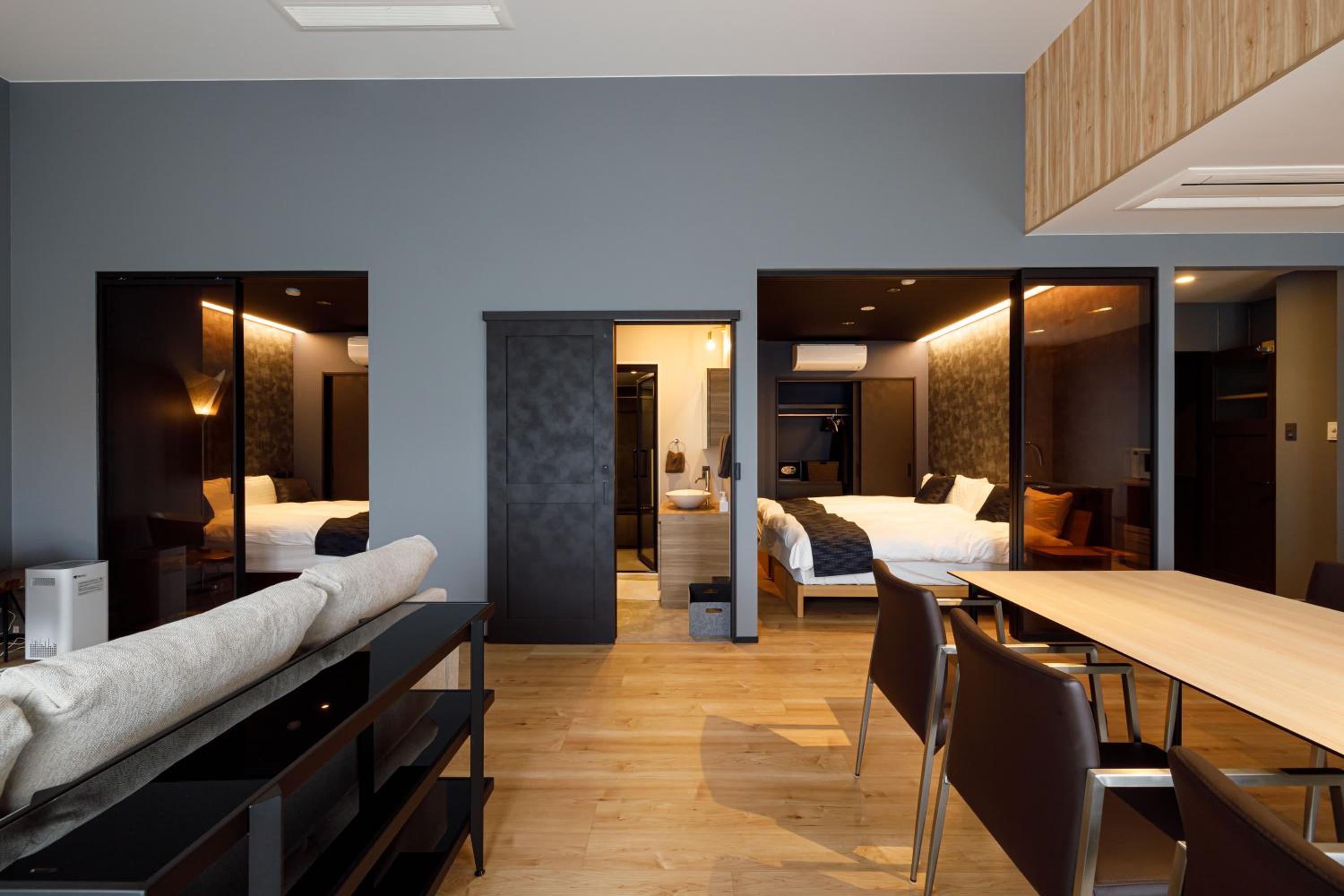 Suite - Non-Smoking - Photo 6