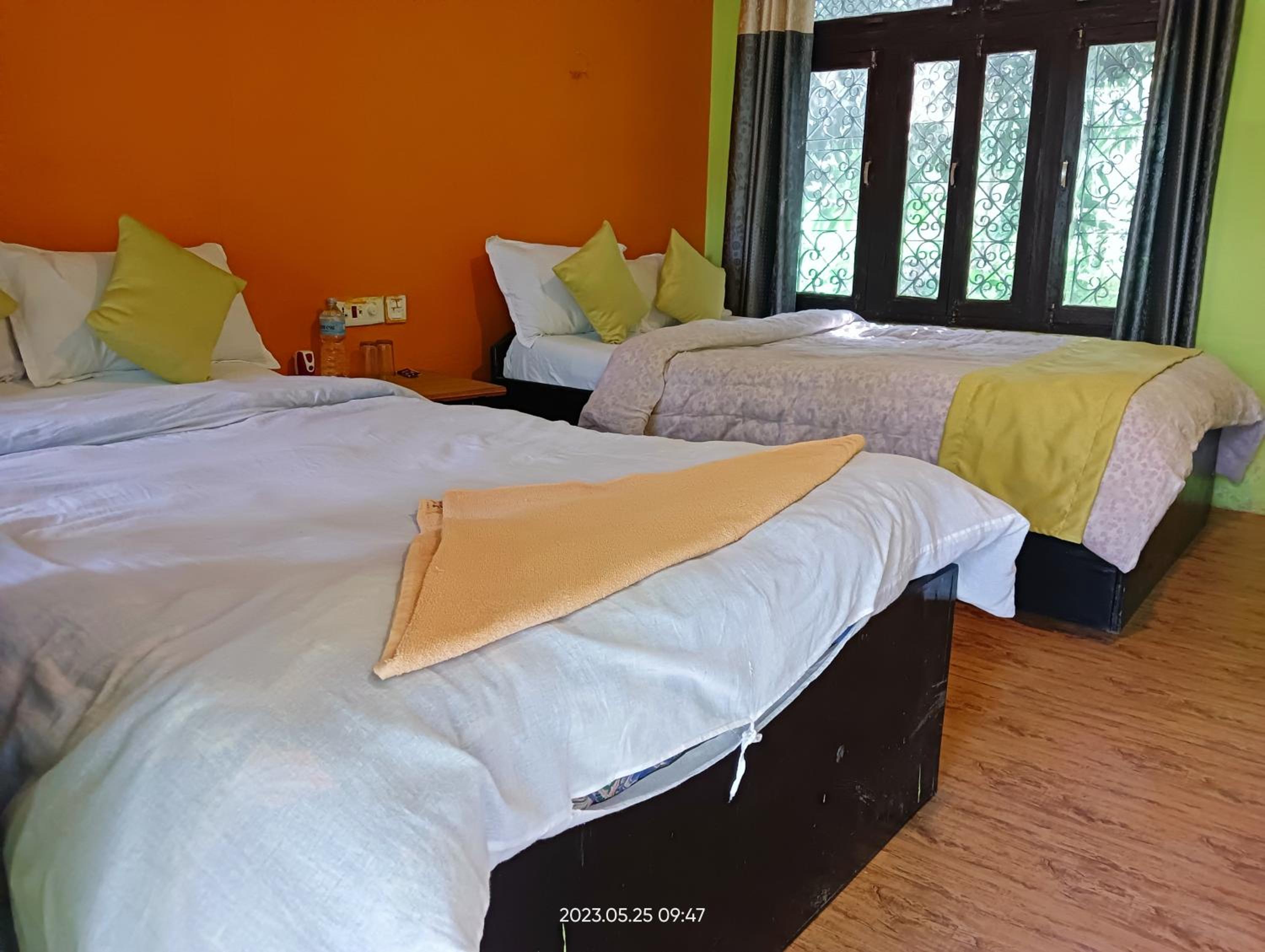 Budget Double Room photo 3