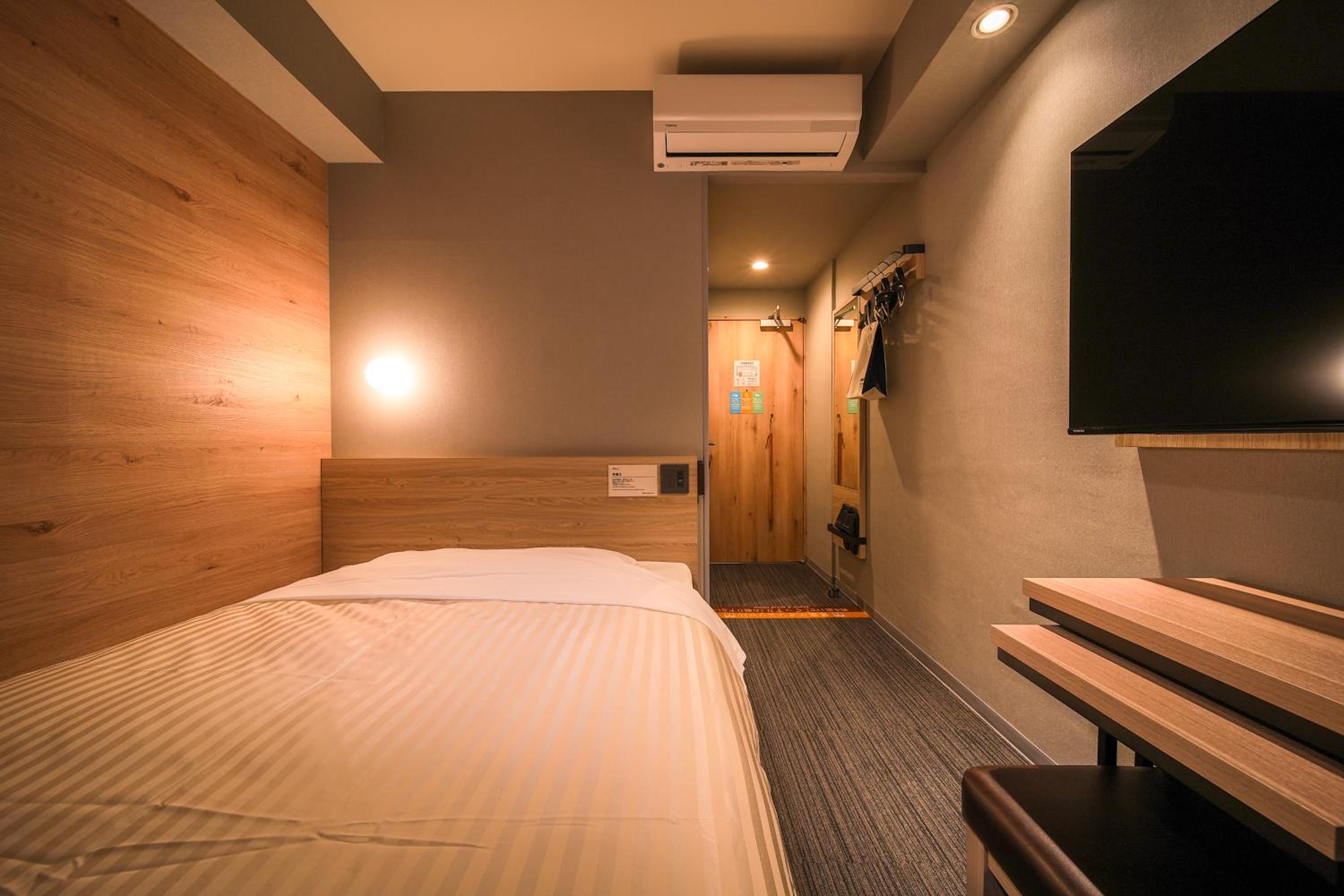 Double Room - Non-Smoking  - Photo 4