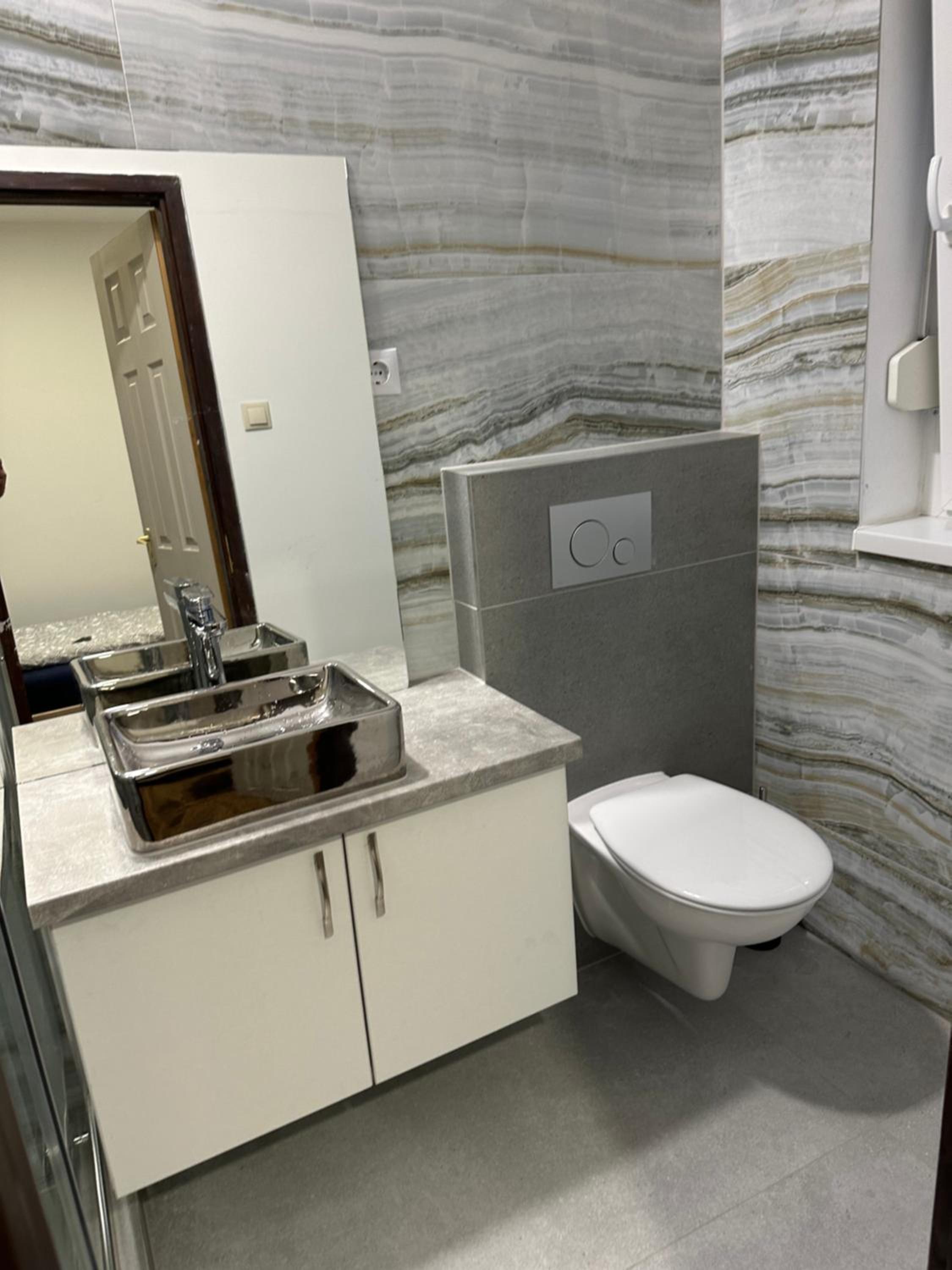 Deluxe Double Room with Shower - Photo 2