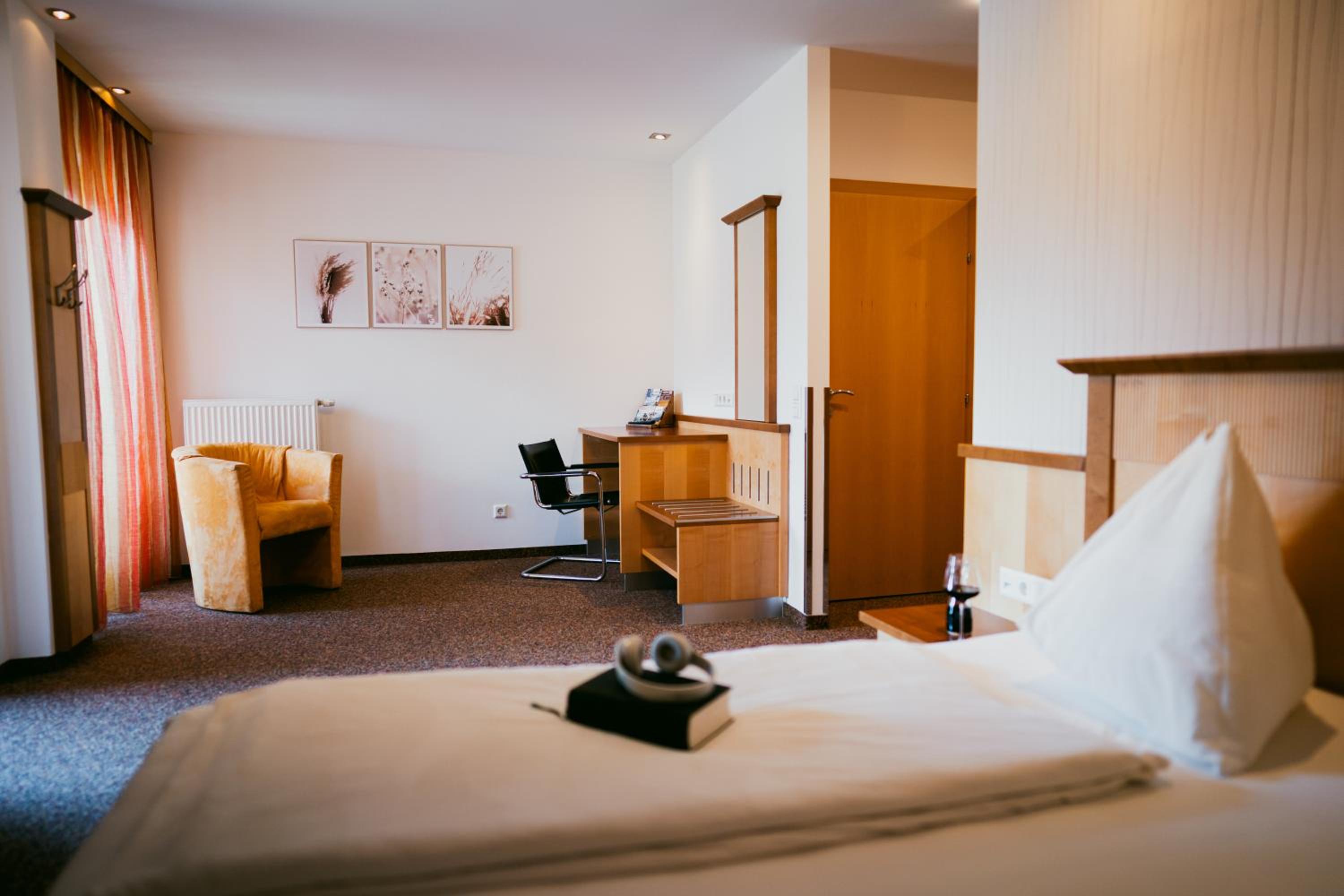 Large Double Room photo 3