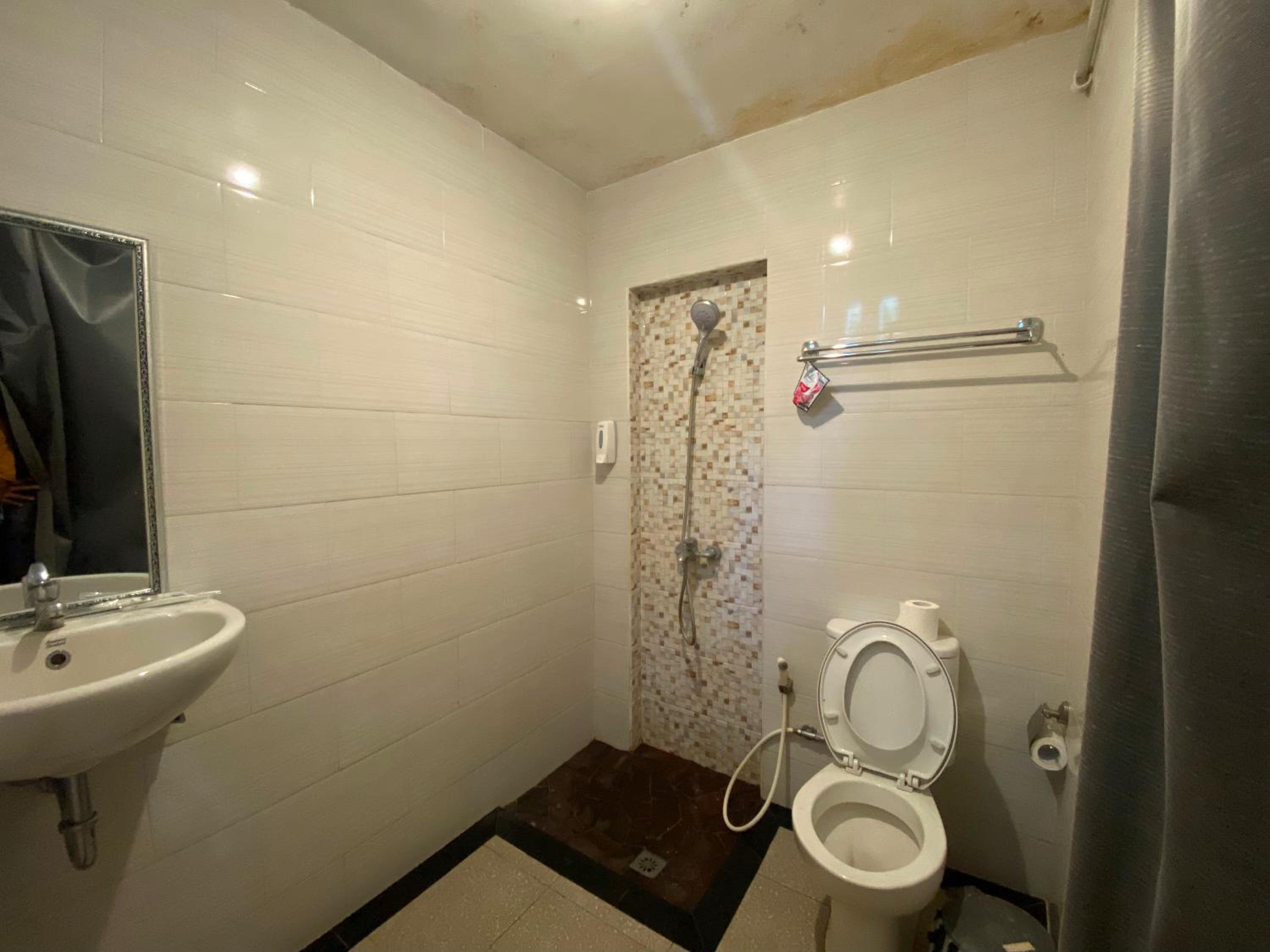 Triangle Room - Photo 9