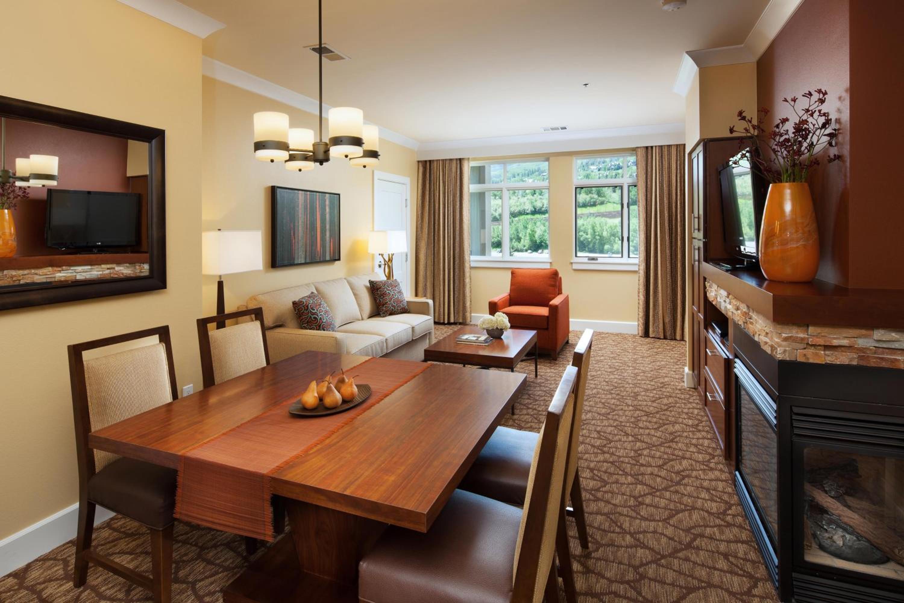 Two-Bedroom Villa with Fireplace and Balcony - Photo 9