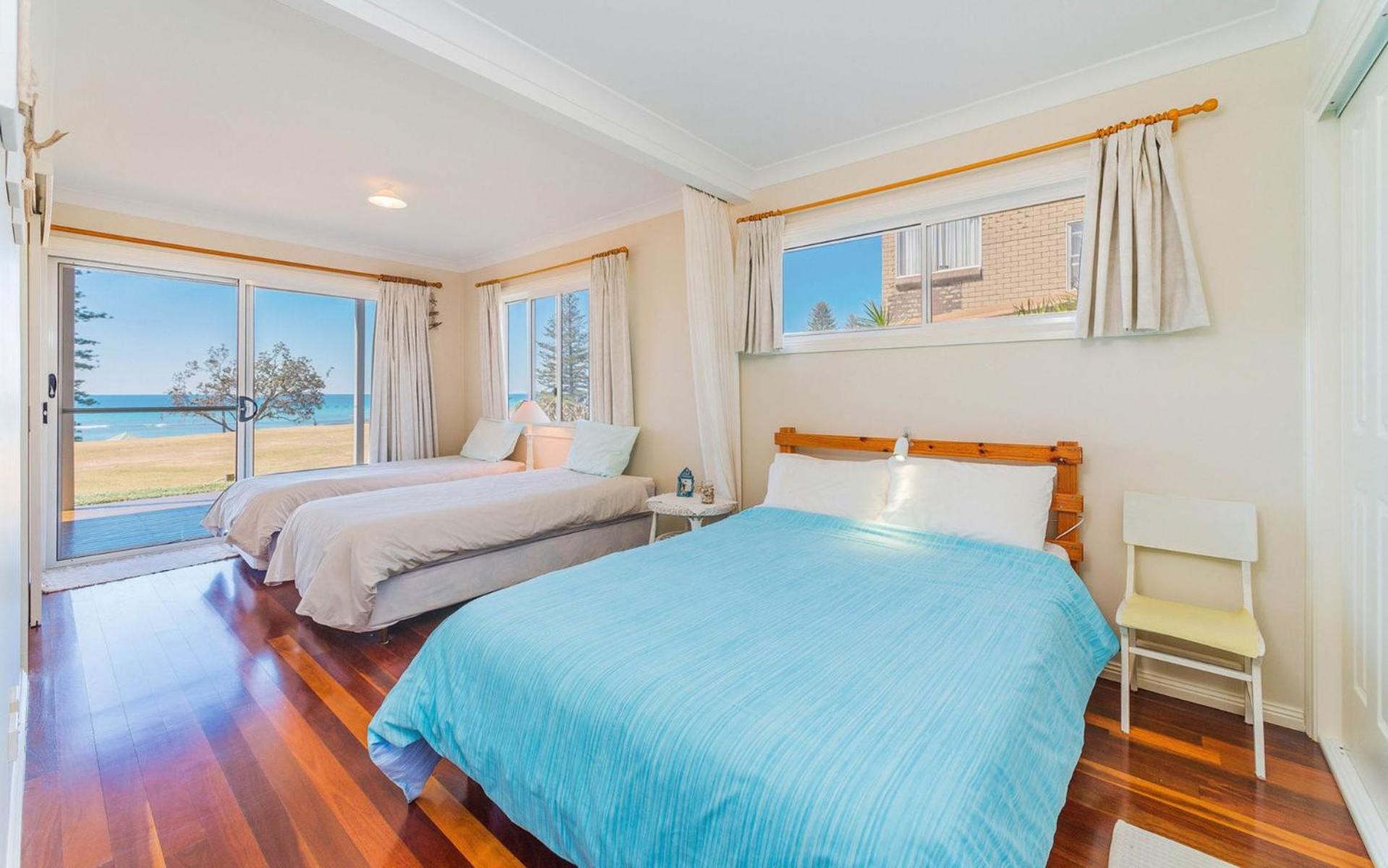 Three-Bedroom House photo 2