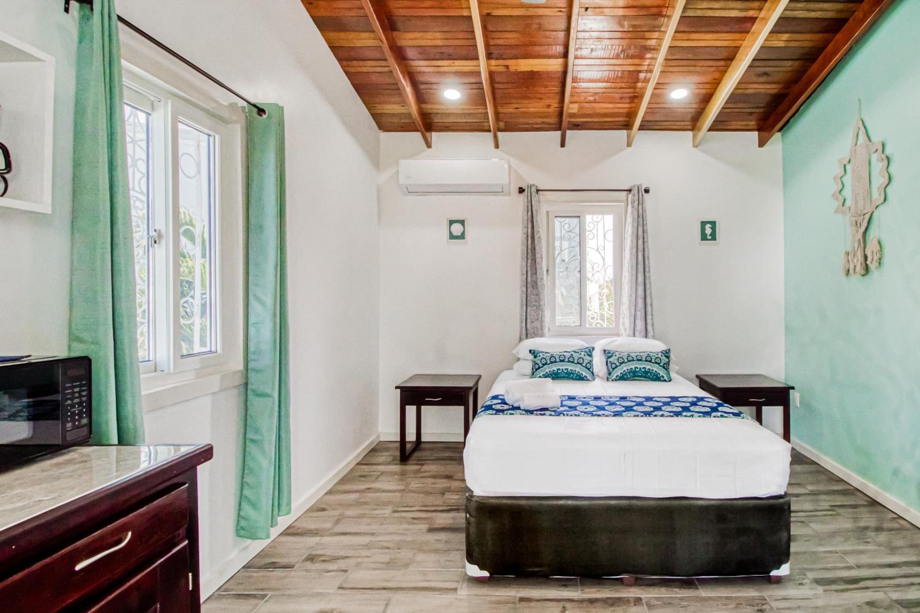 Two-Bedroom House photo 2