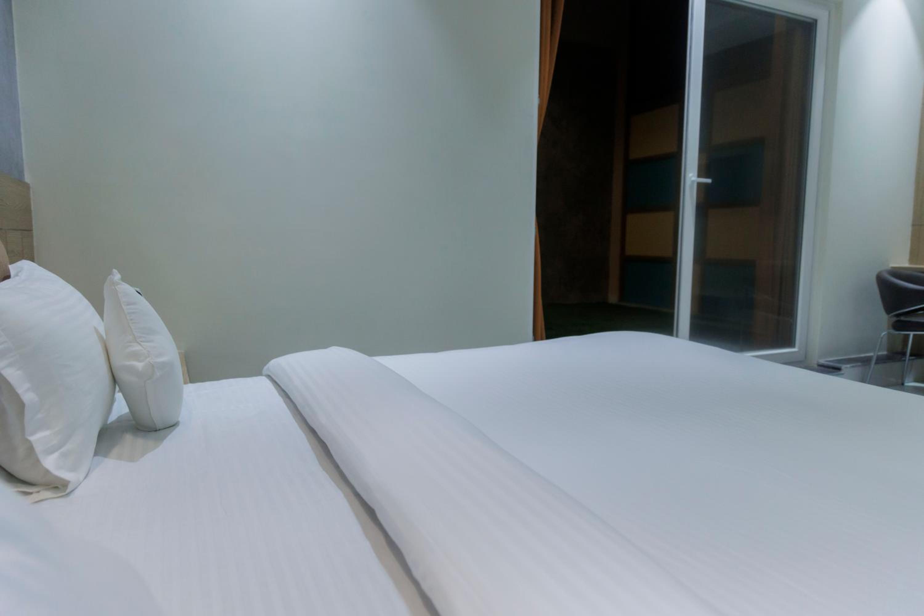 Deluxe King Suite