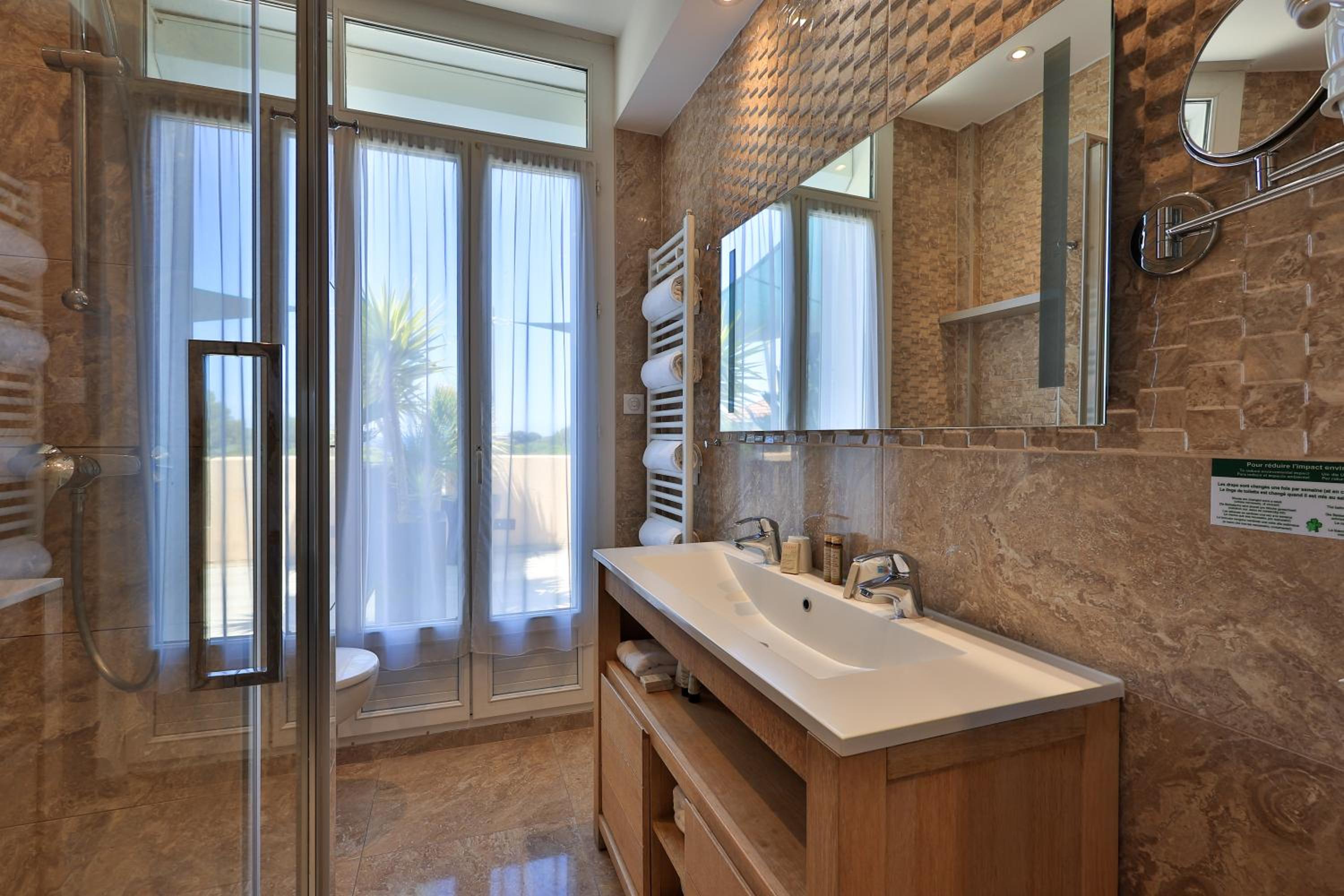 Family Suite with Terrace and Sea View - Photo 4
