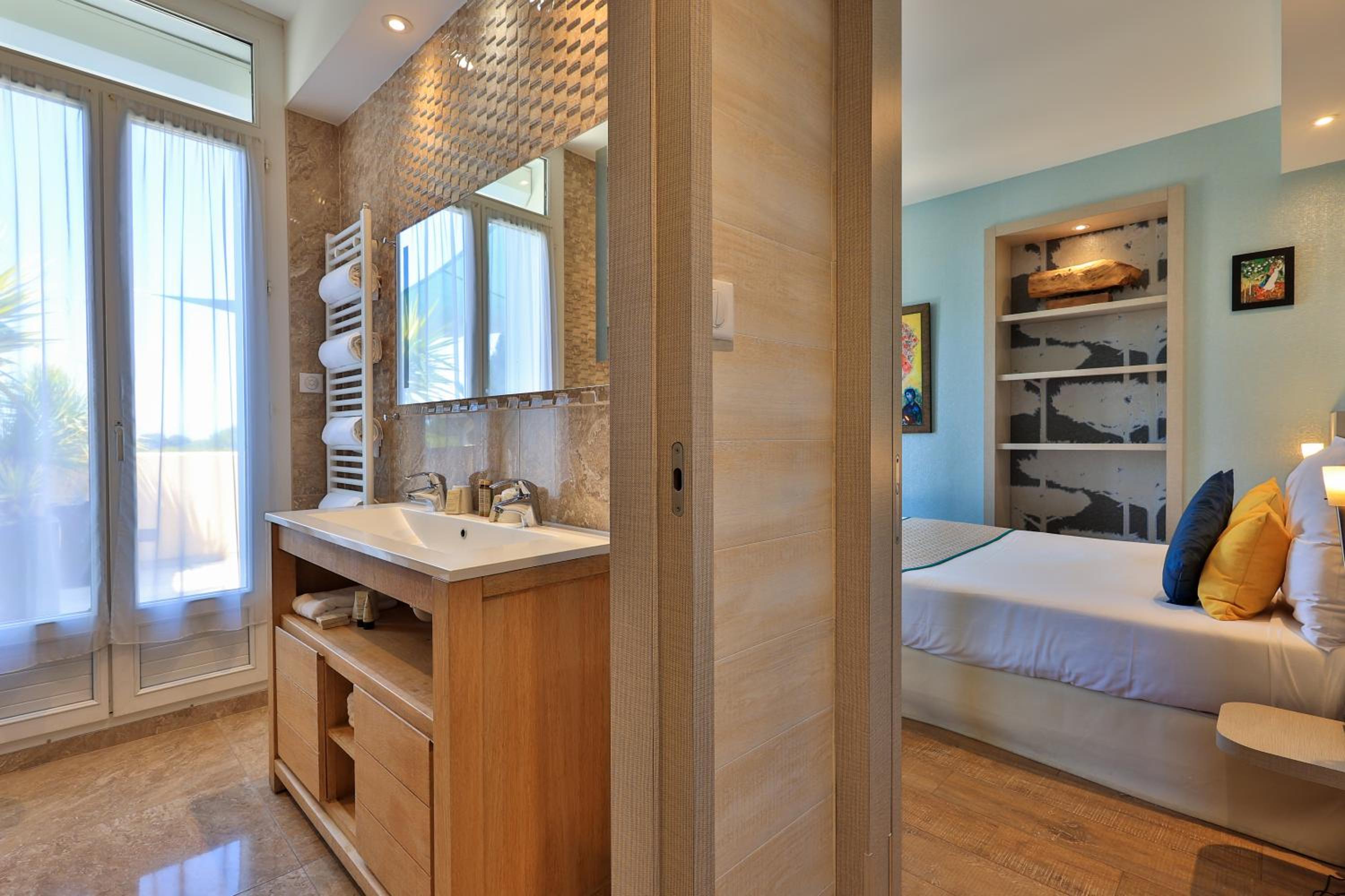 Family Suite with Terrace and Sea View - Photo 3