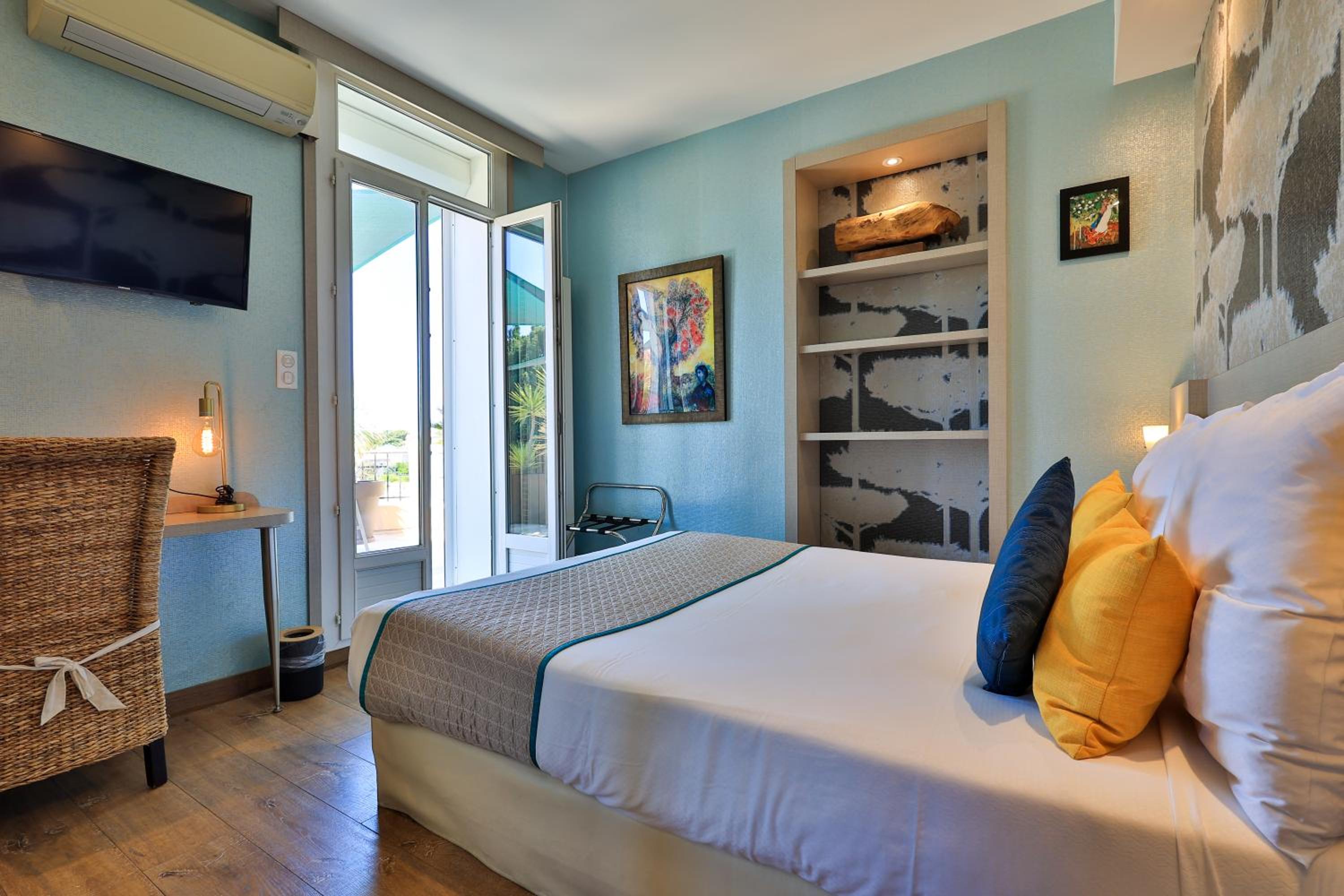 Family Suite with Terrace and Sea View - Photo 1