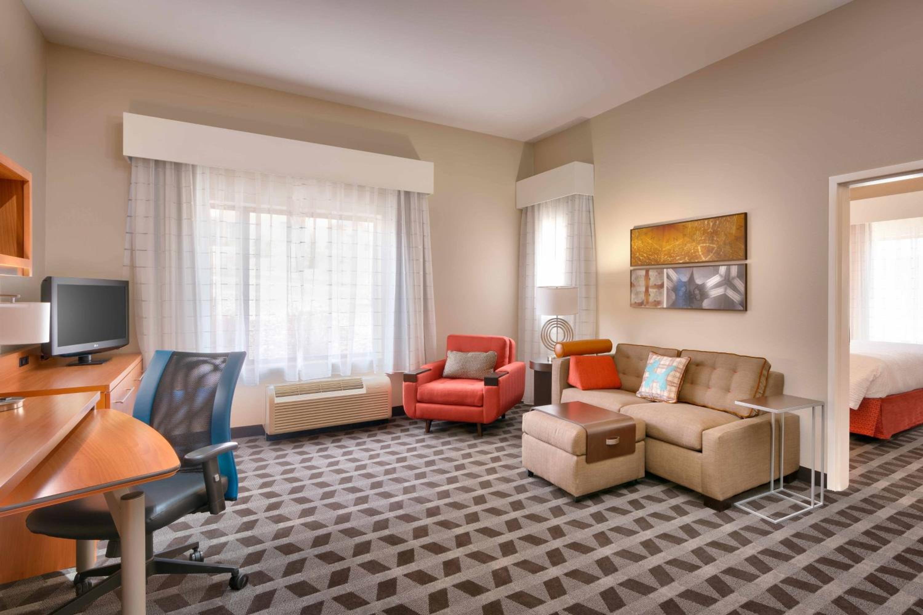 One-Bedroom Suite - Photo 1