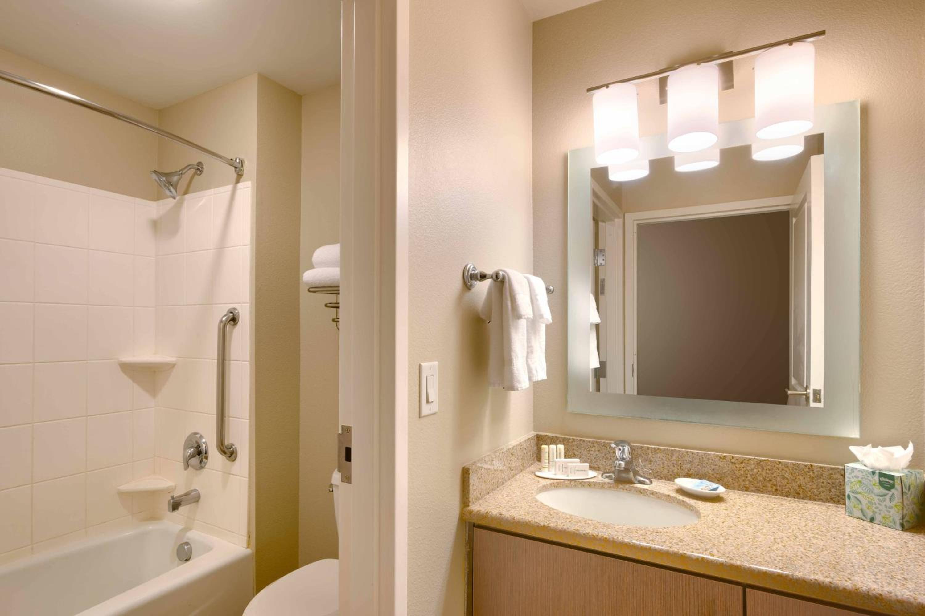 Two-Bedroom Suite - Photo 2