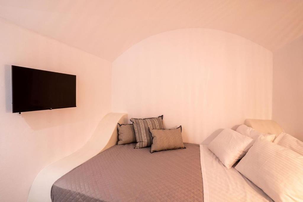 Two-Bedroom Apartment photo 2
