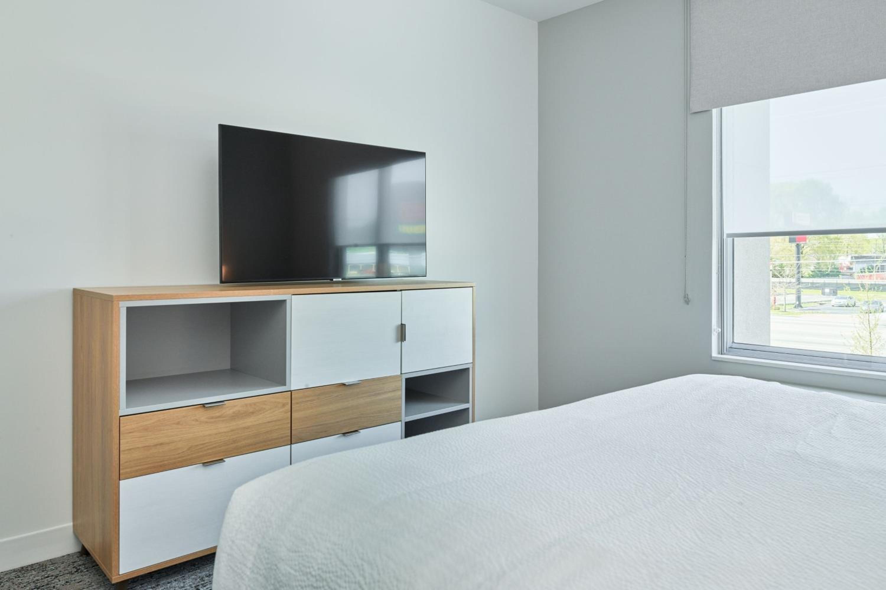 One-Bedroom King Suite with Sofa Bed  - Photo 4
