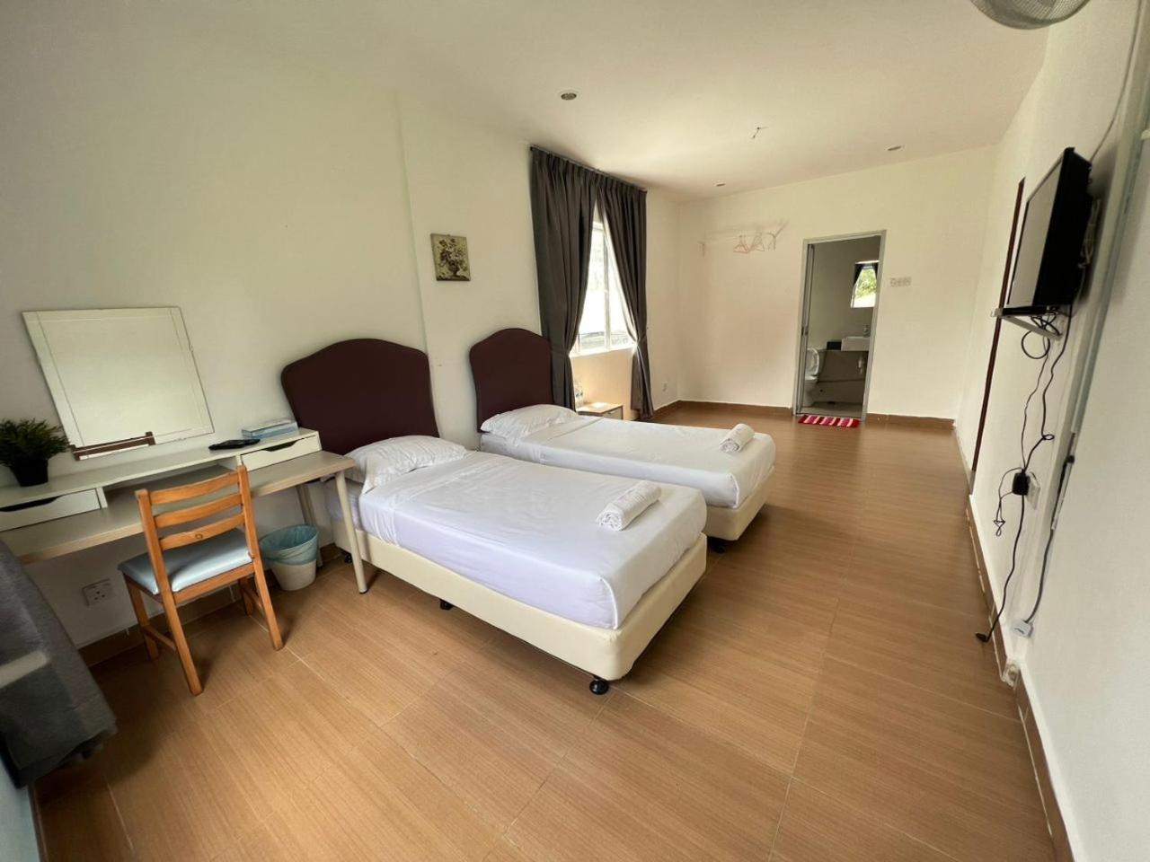 Standard Twin Room photo 2
