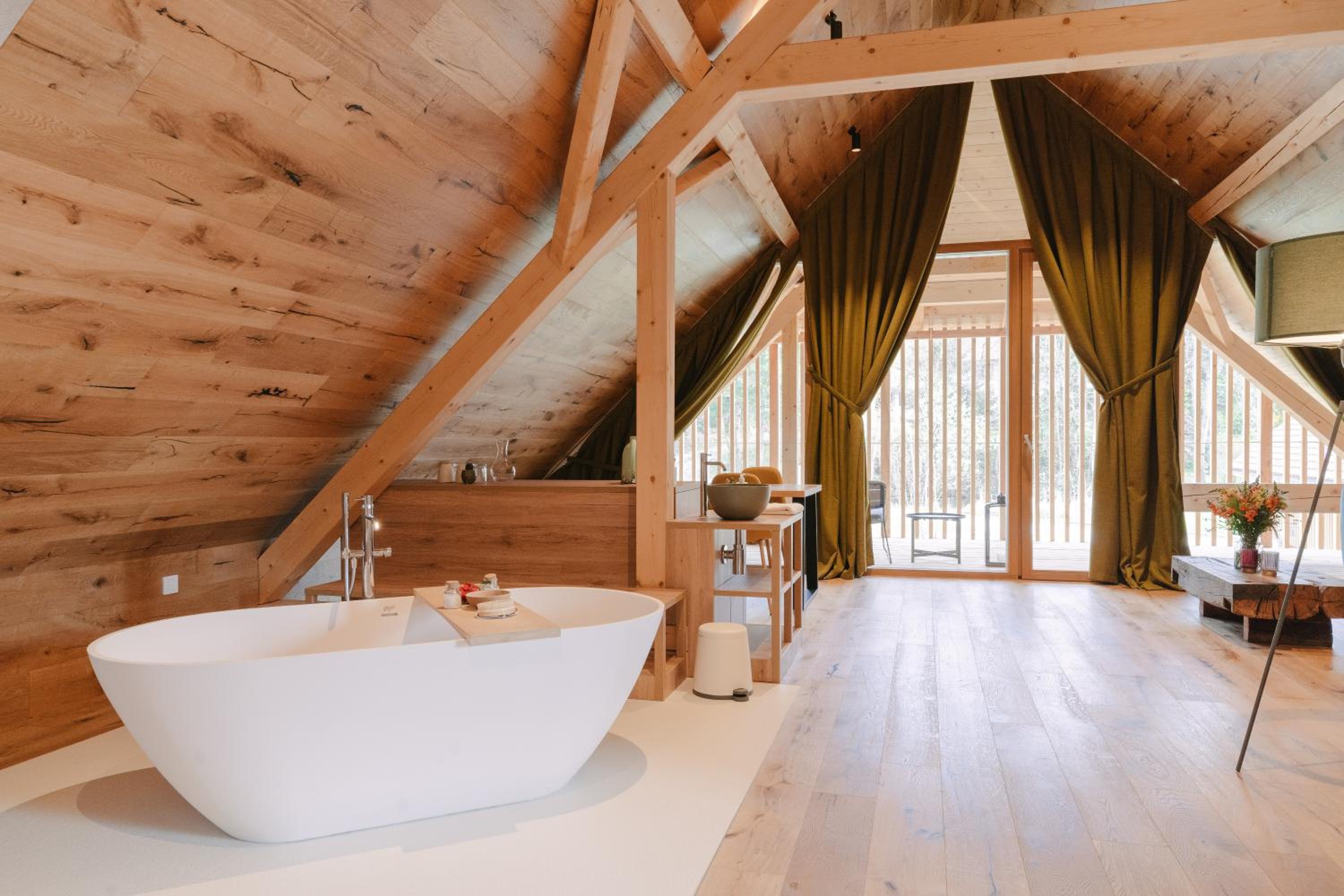 Deluxe Suite - Photo 1