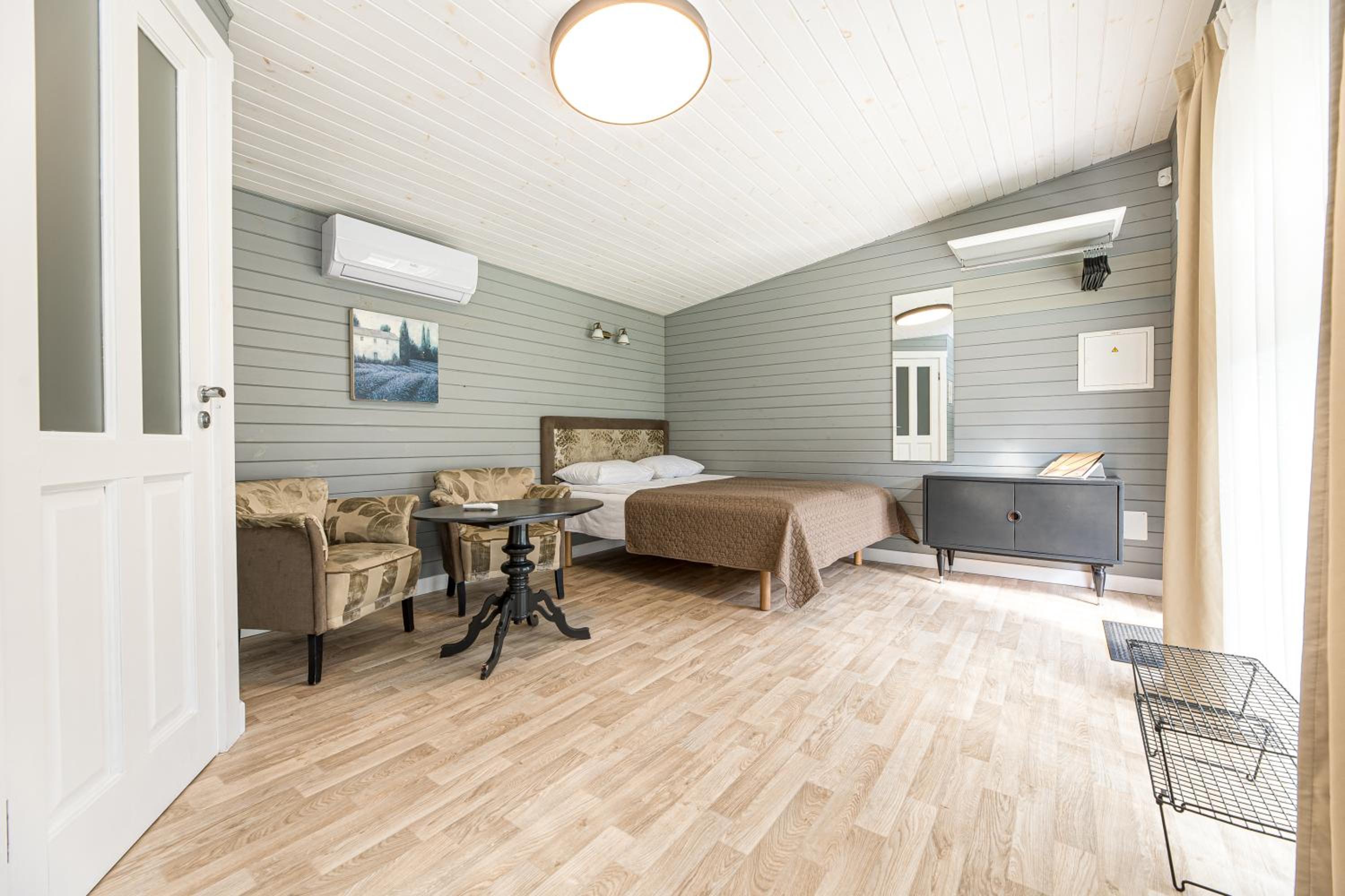 One-Bedroom House photo 1