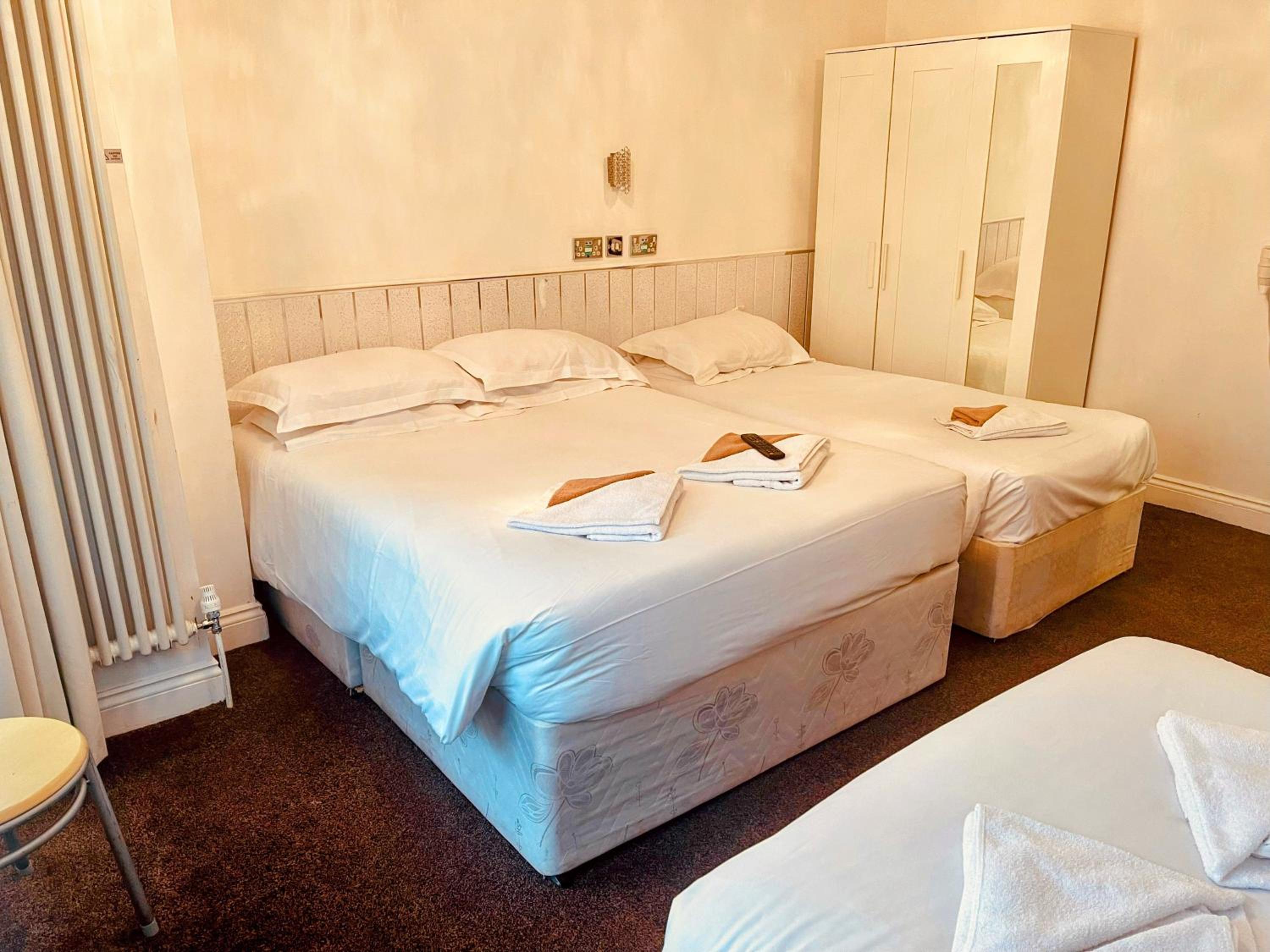Double Room - Photo 3