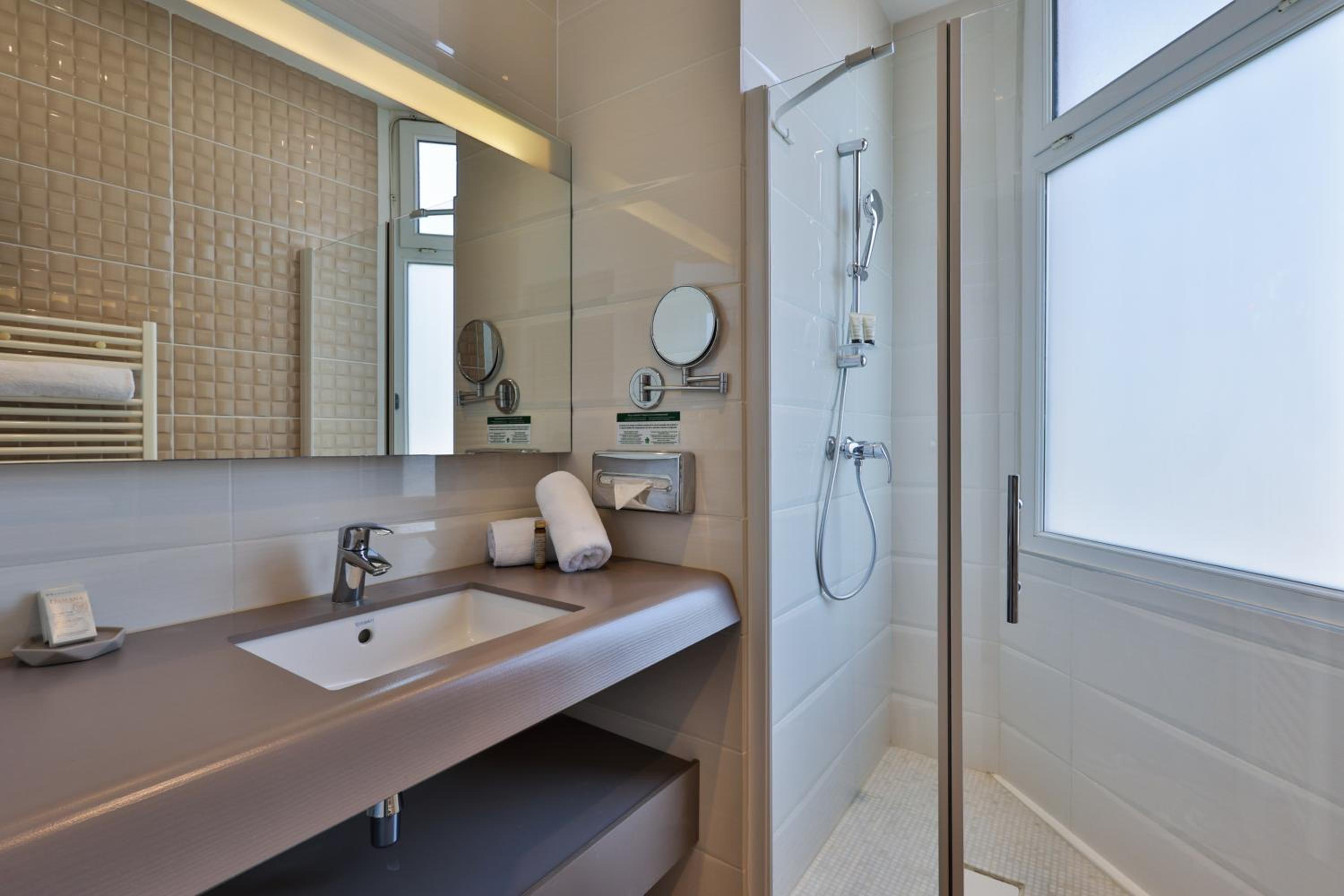 Superior Suite with Terrace and Sea View - Photo 8