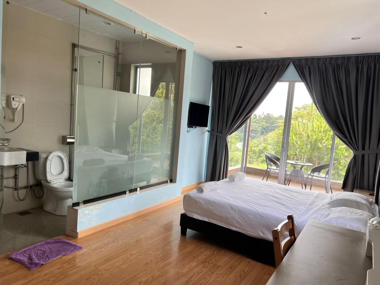 Double Room with Balcony photo 3