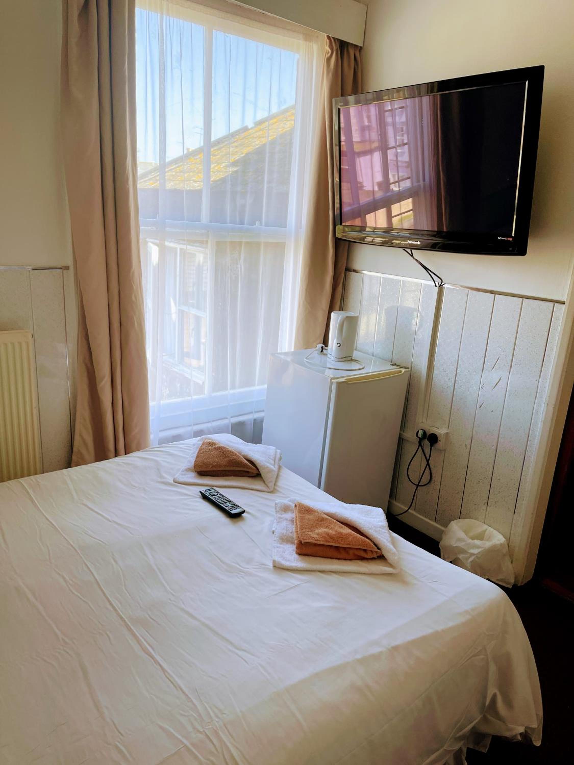 Double Room - Photo 9