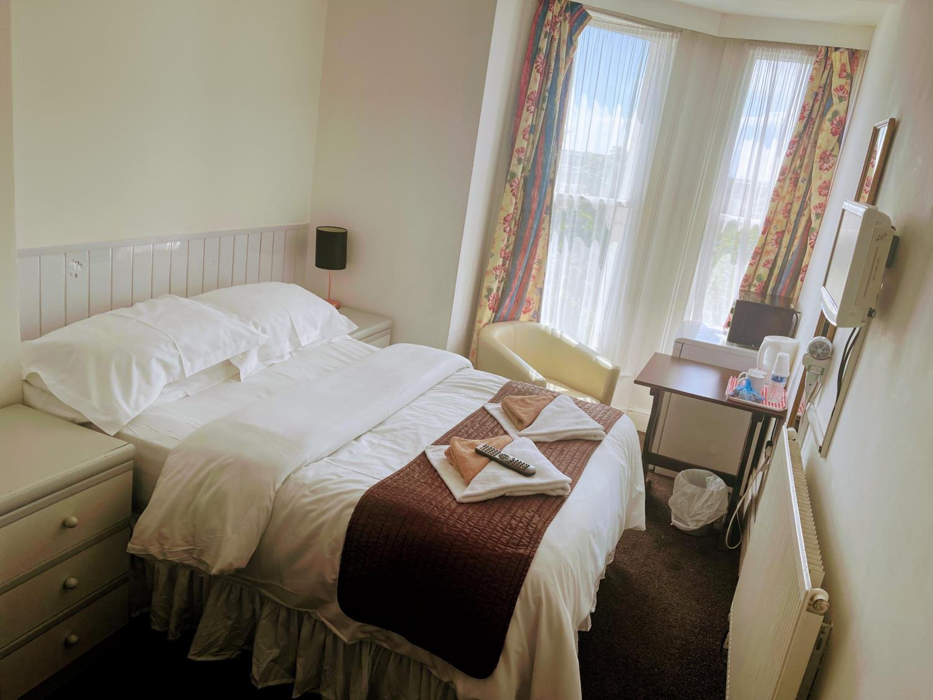 Double Room - Photo 10
