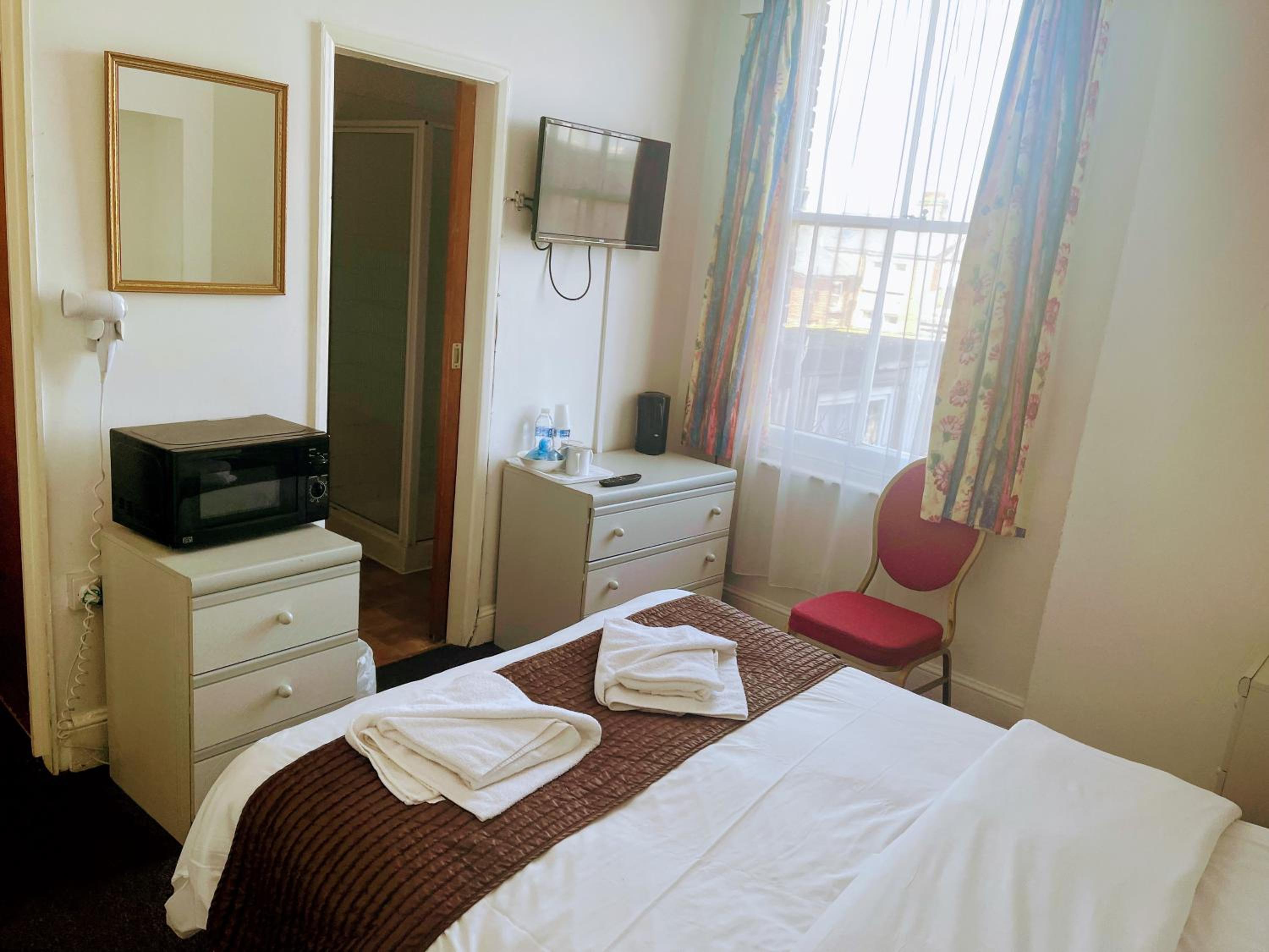 Double Room - Photo 11