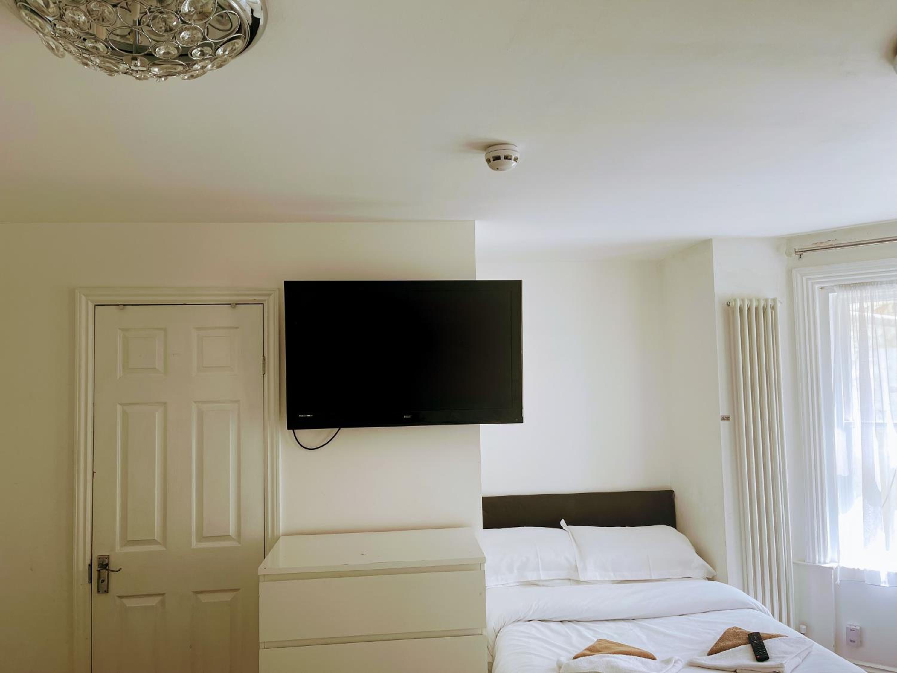Double Room - Photo 15
