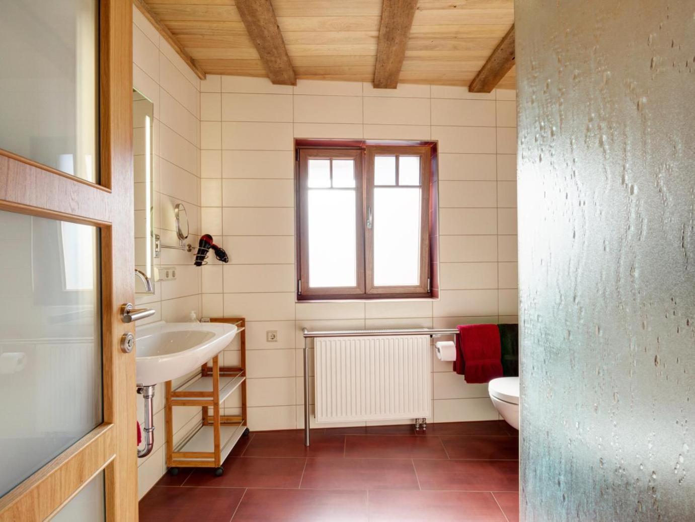 Apartment with Balcony - Photo 6