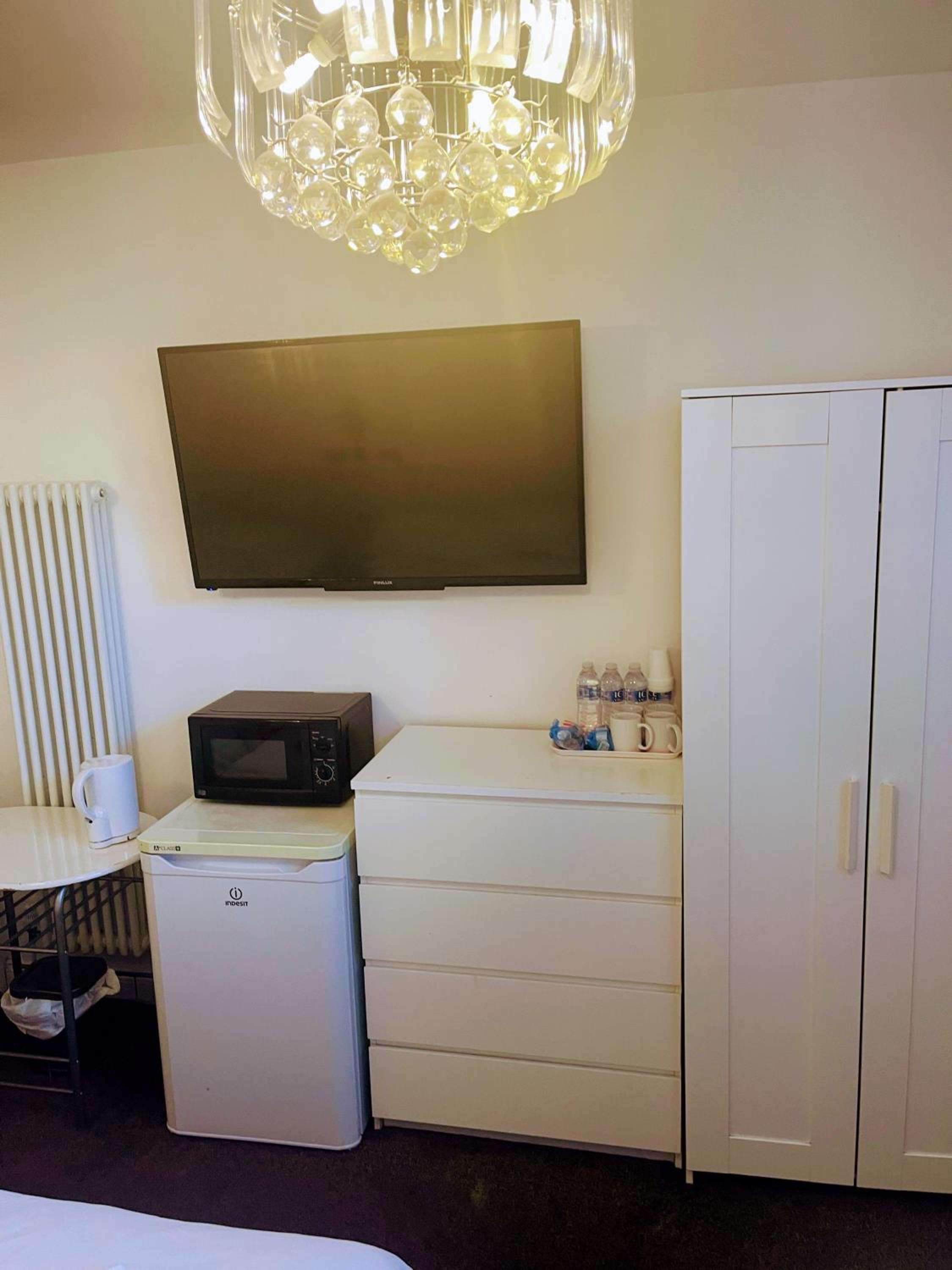 Double Room - Photo 16