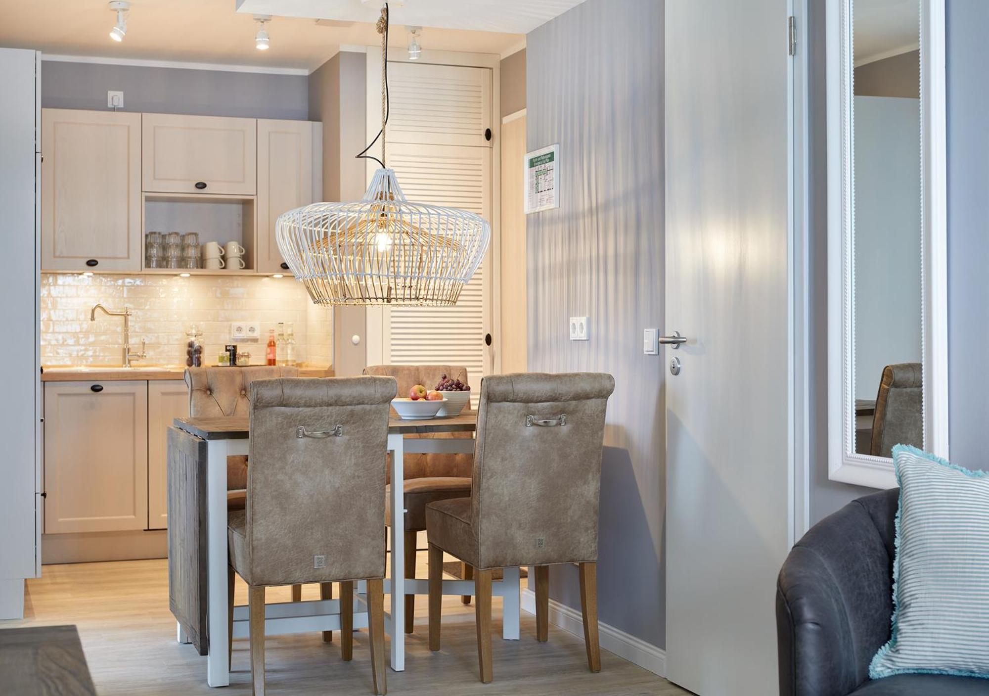 Two-Bedroom Apartment with Ocean View - Photo 9