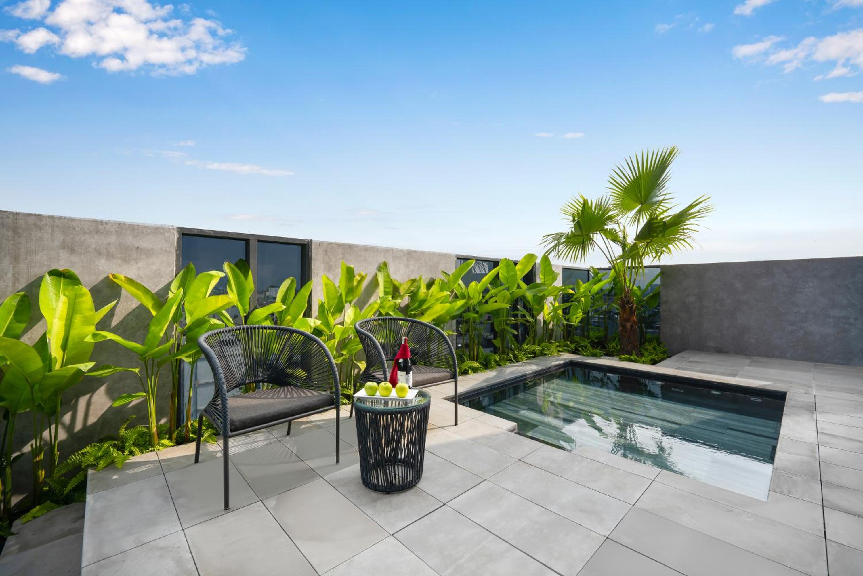Suite with Outdoor Jacuzzi photo 3