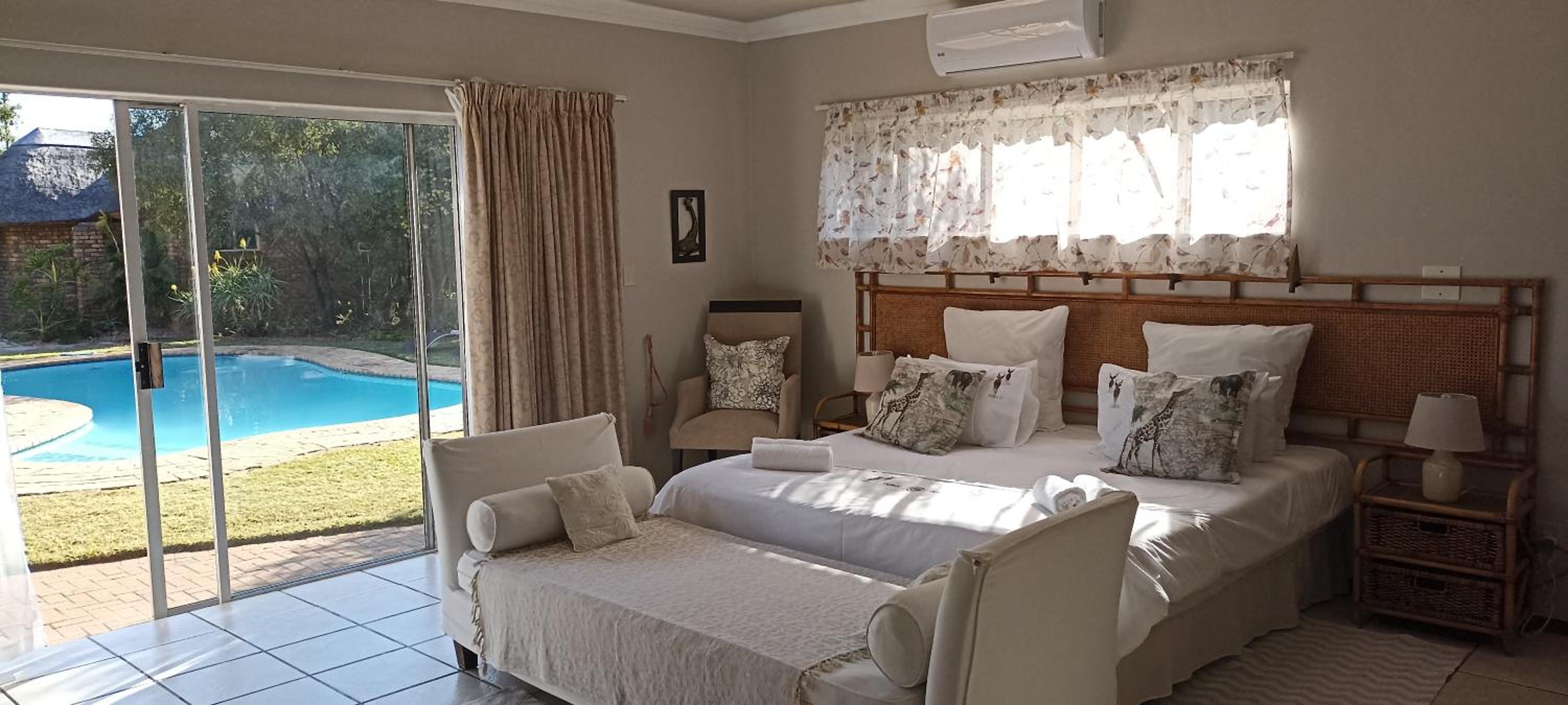 Deluxe Double Room (2 Adults + 1 Child) photo 1