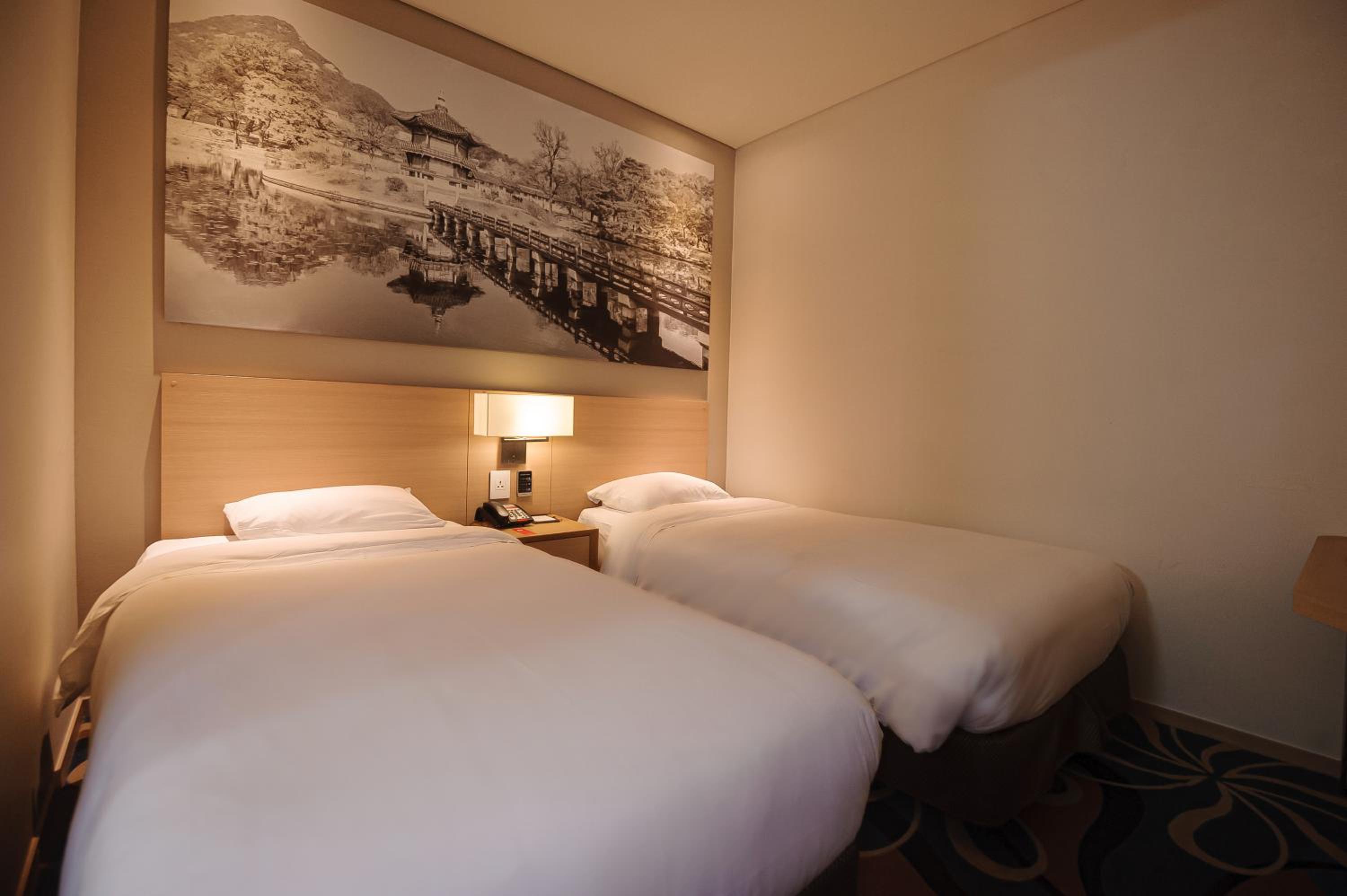 Superior Twin Room — the supplier's photographs — photo 4