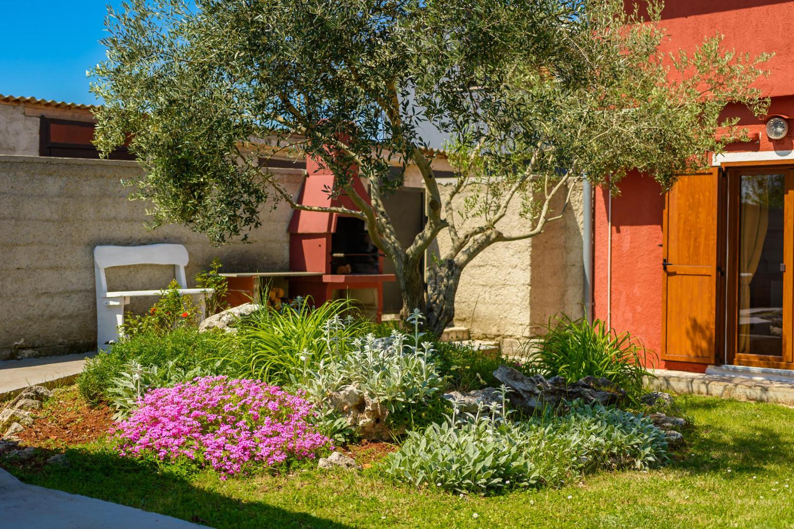 Villa photo 2