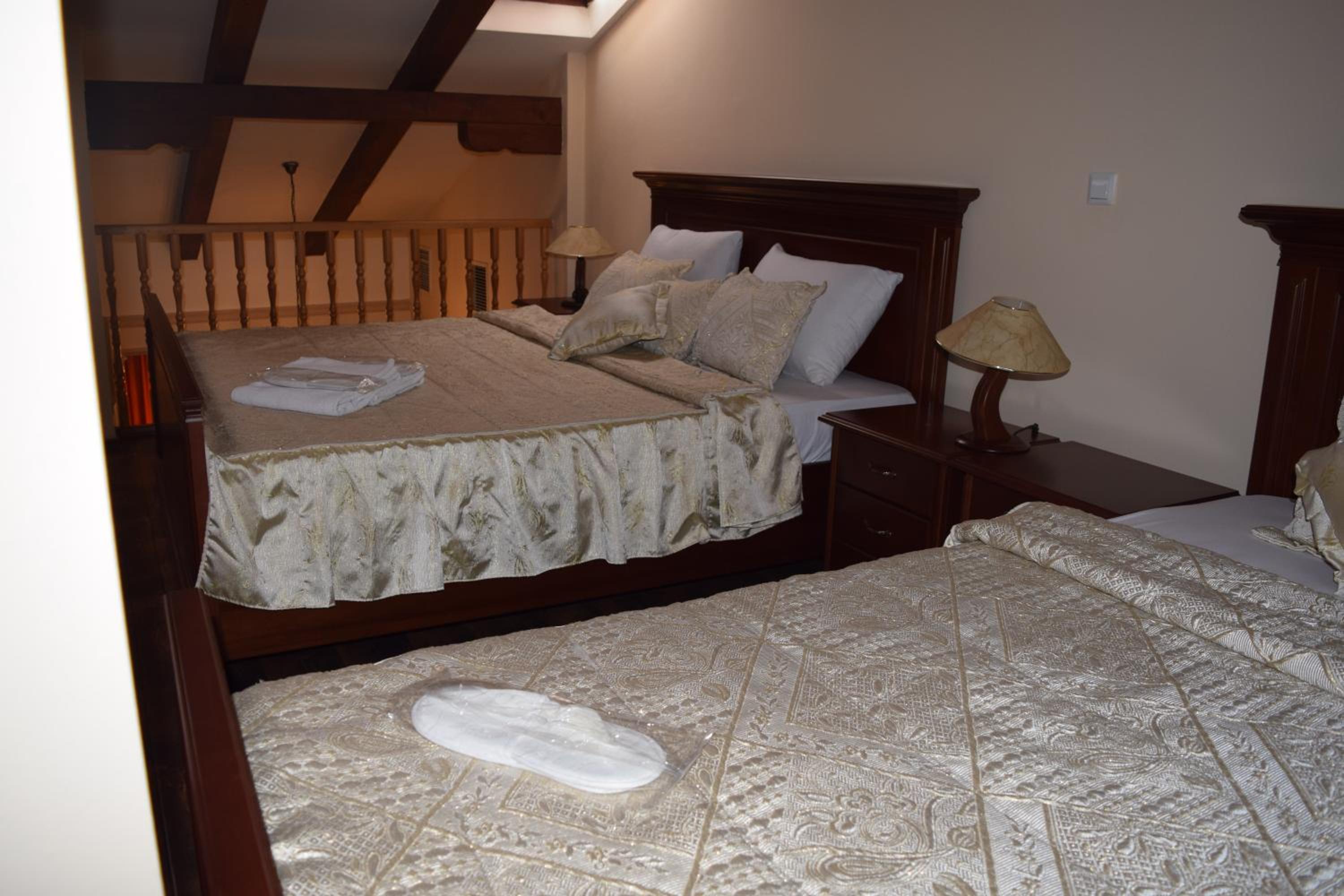 Superior King Room - Photo 22